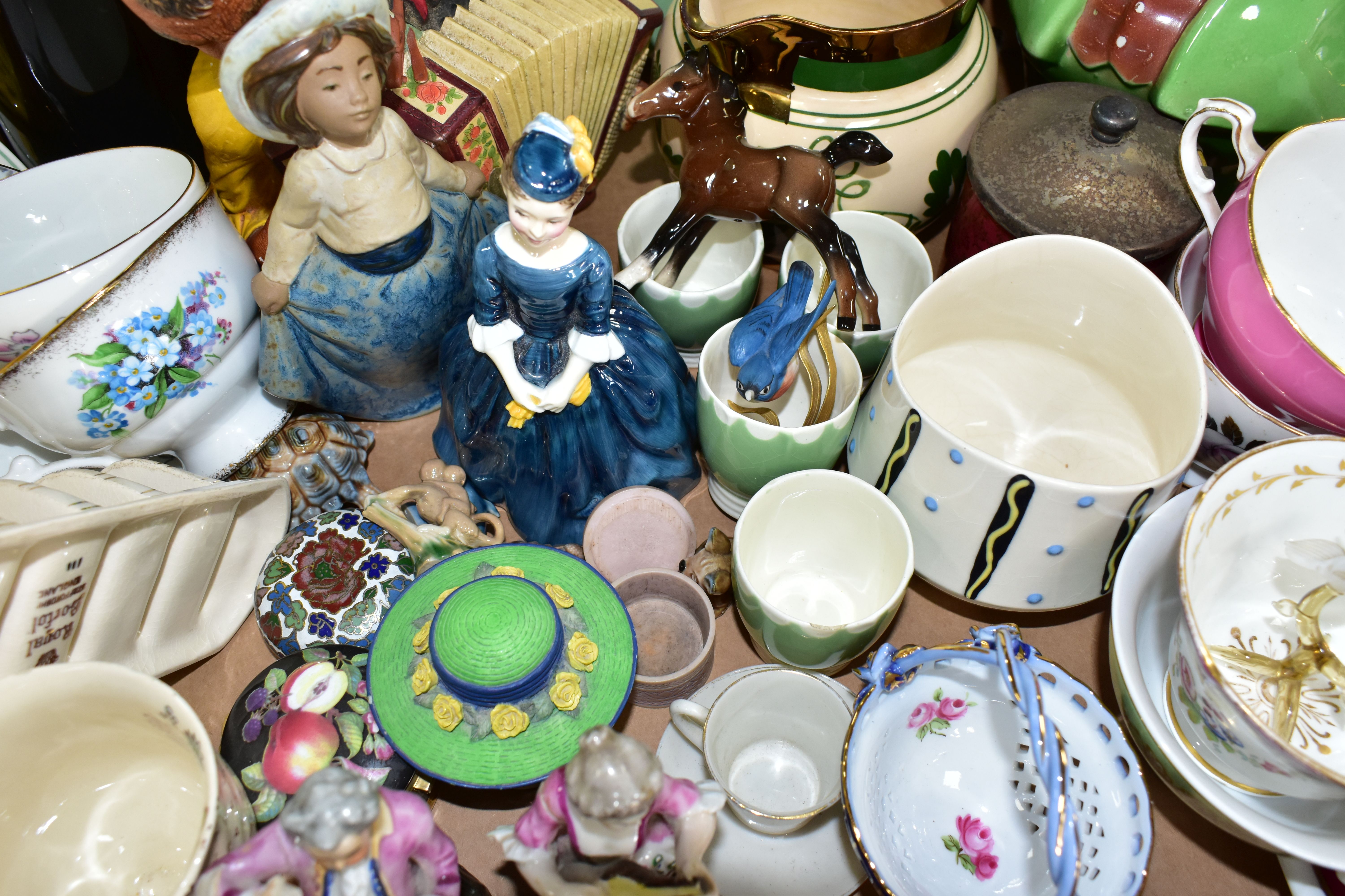 THREE BOXES OF CERAMICS AND GLASSWARE, to include a Royal Doulton crystal dish, six sherry - Bild 3 aus 5