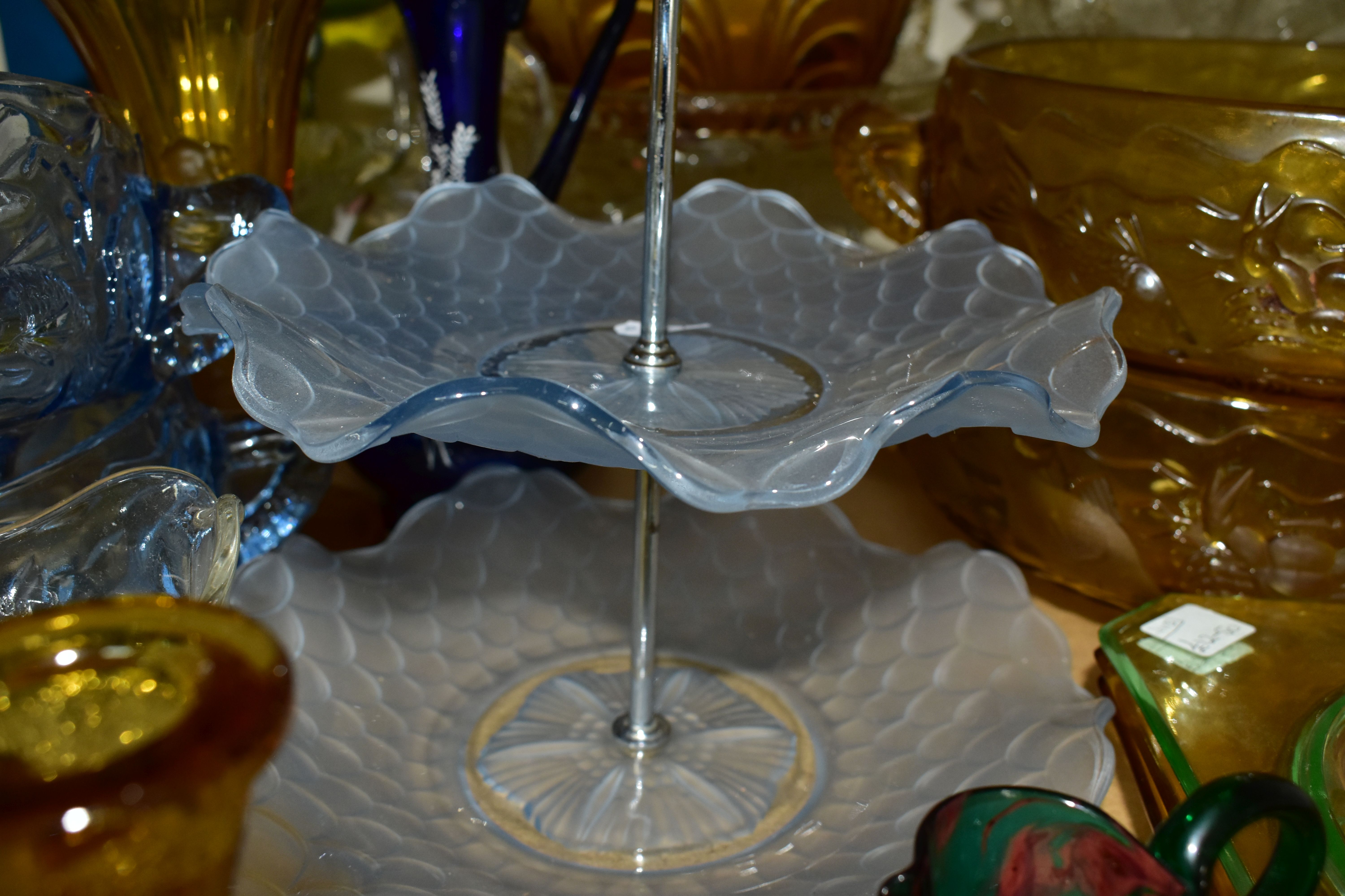 A COLLECTION OF BAGLEY GLASS AND OTHER ART DECO GLASSWARES, to include four Bagley Glass 1930s - Bild 7 aus 8