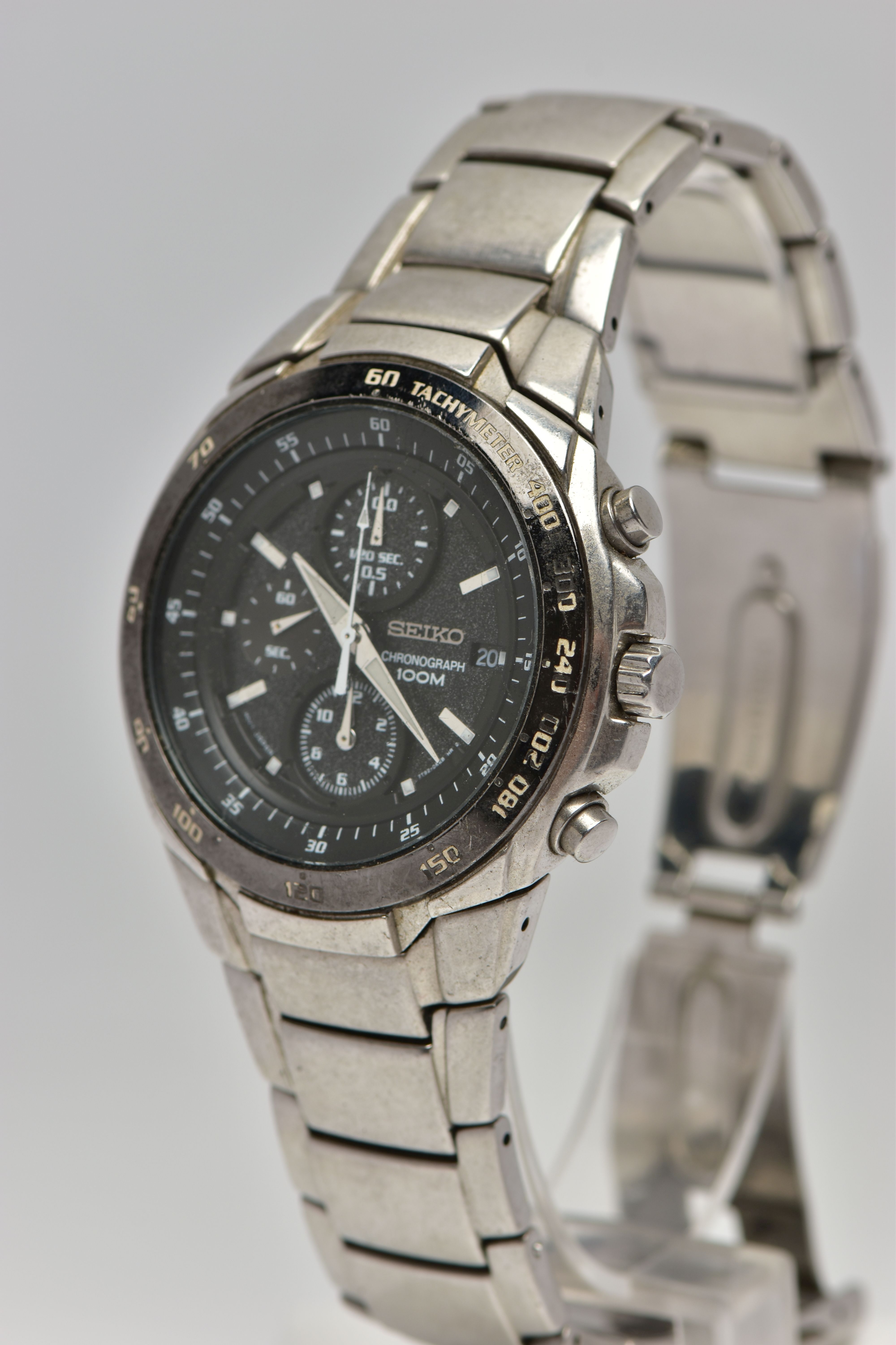 TWO GENTS WRISTWATCHES, the first a 'Seiko chronograph', round black dial, white spot markers, - Image 10 of 13