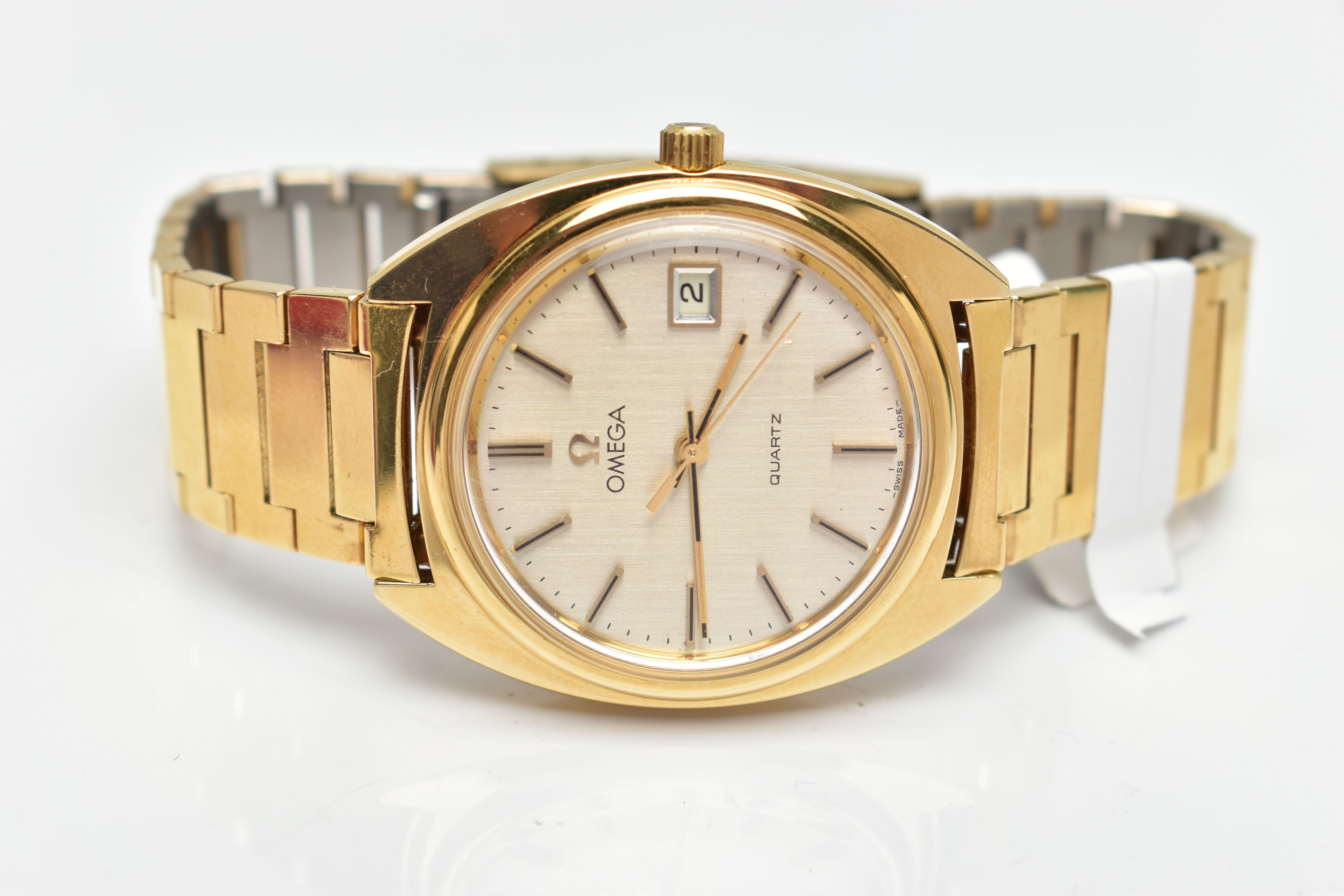 A GENTLEMANS GOLD PLATED OMEGA WRISTWATCH, the circular champagne dial, with baton hourly markers, - Image 4 of 6