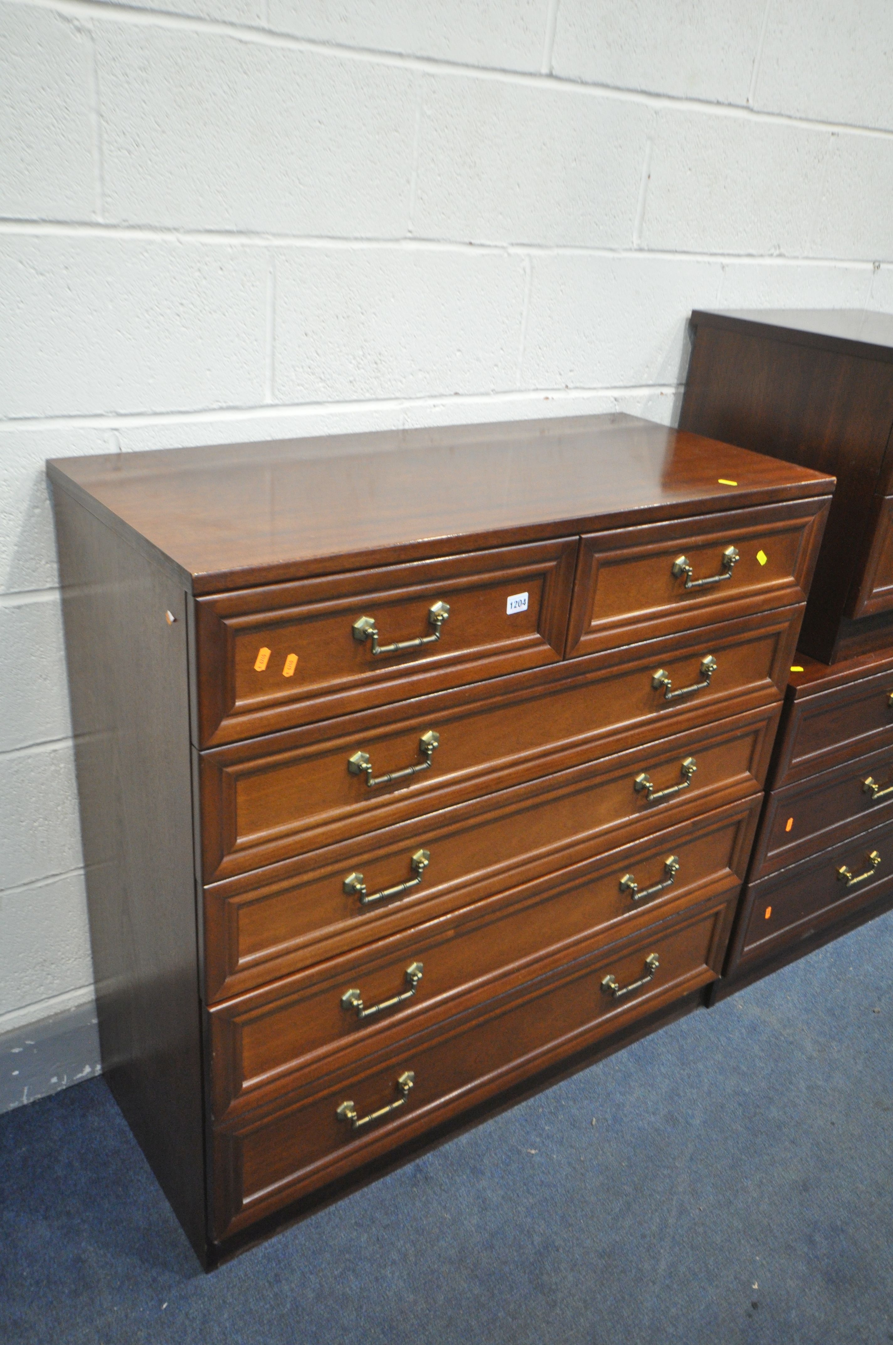 A QUANTITY OF G PLAN MAHOGANY FURNITURE, to include a chest of two short over four long drawers, - Bild 2 aus 5