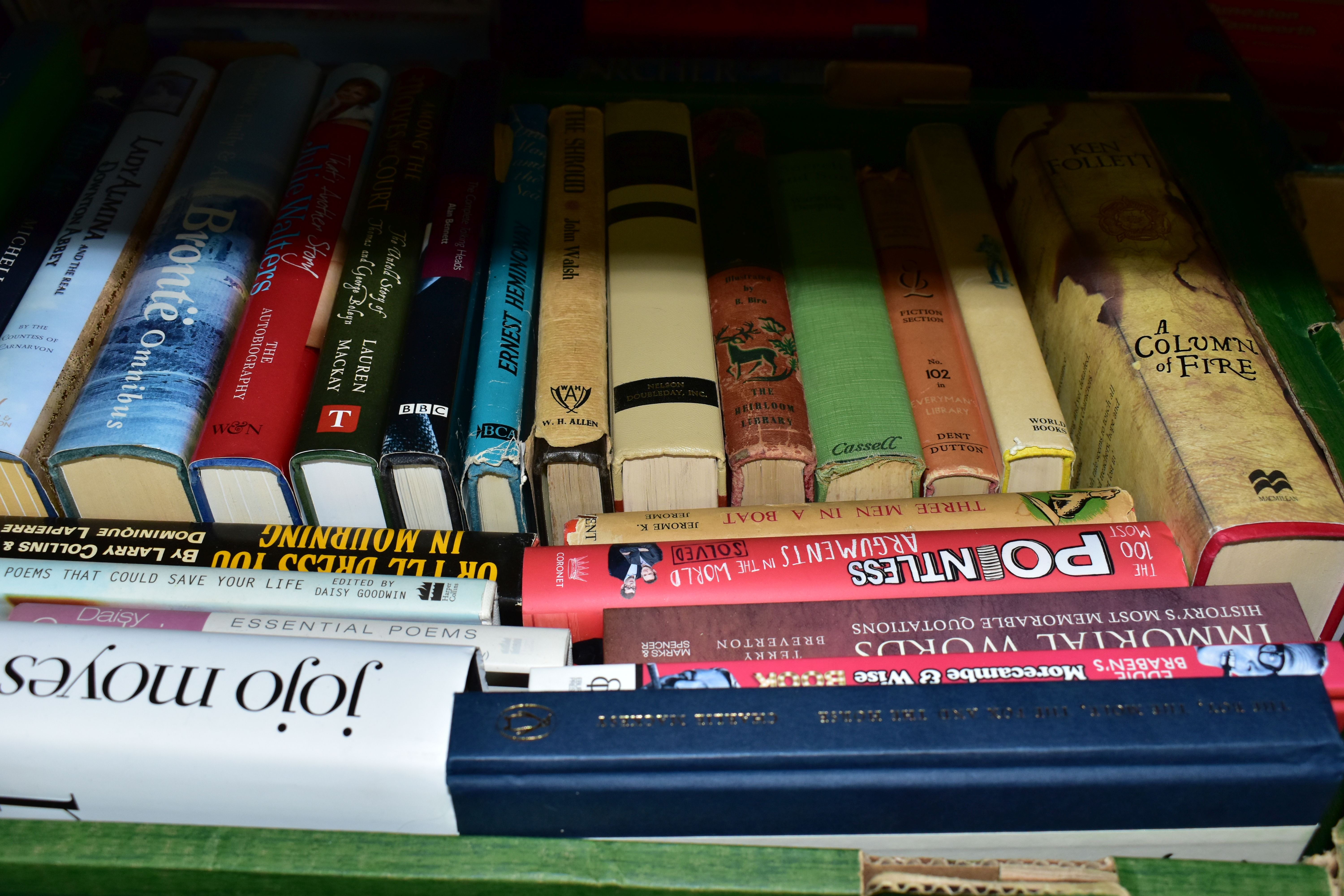 BOOKS & EPHEMERA , four boxes containing approximately 100 titles, mostly in hardback format, - Bild 5 aus 5