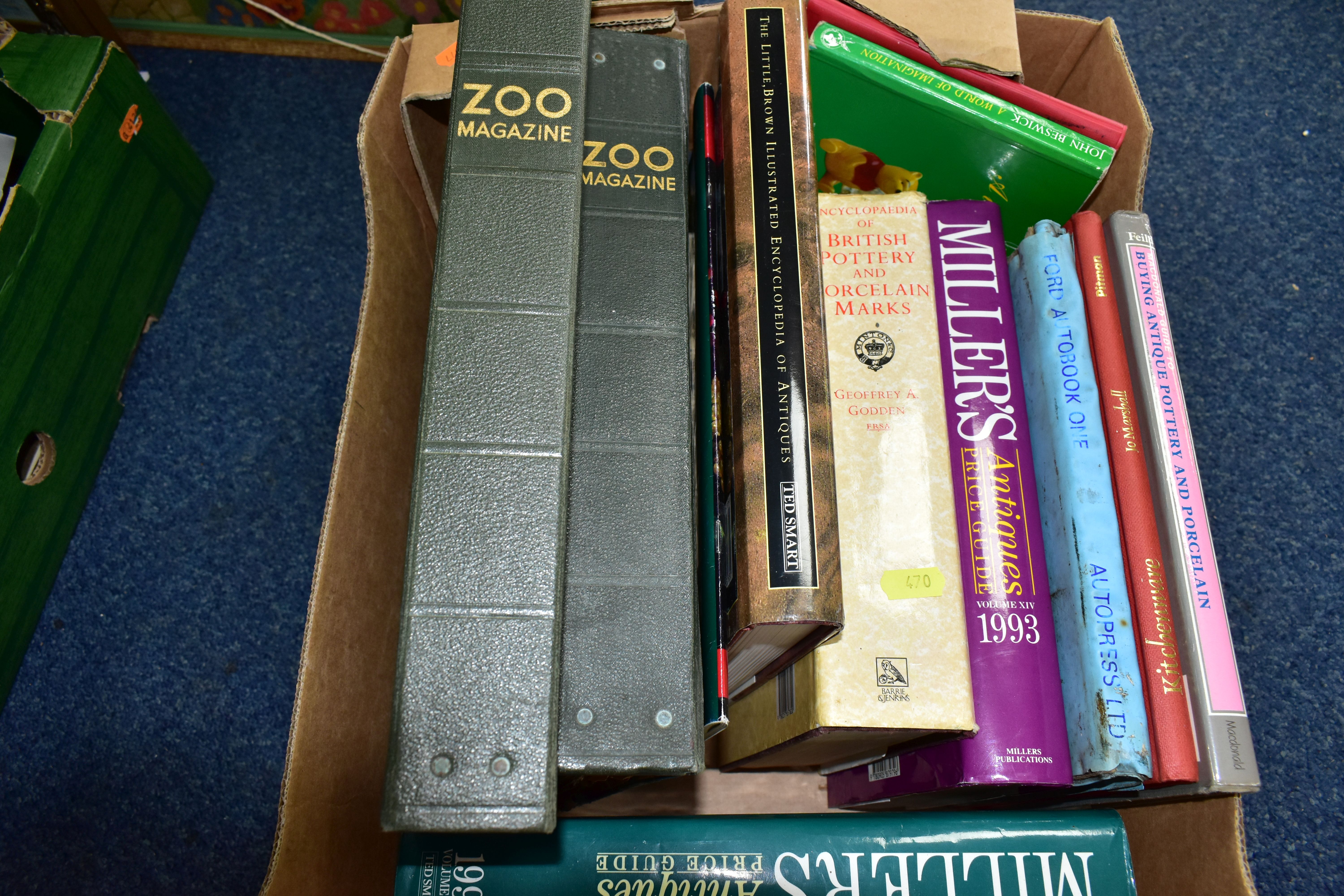 BOOKS & MAGAZINES, four boxes containing a collection of thirty-six books to include antiques and - Bild 6 aus 6