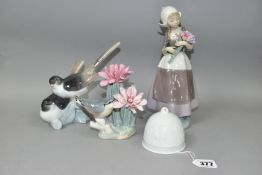 THREE LLADRO FIGURES / GROUPS AND A 1992 LLADRO COLLECTORS SOCIETY BELL, the figures comprising