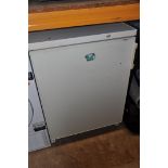 A BOSCH KTL1742GB UNDERCOUNTER FRIDGE with freezer compartment measuring width 60cm x depth 60cm x