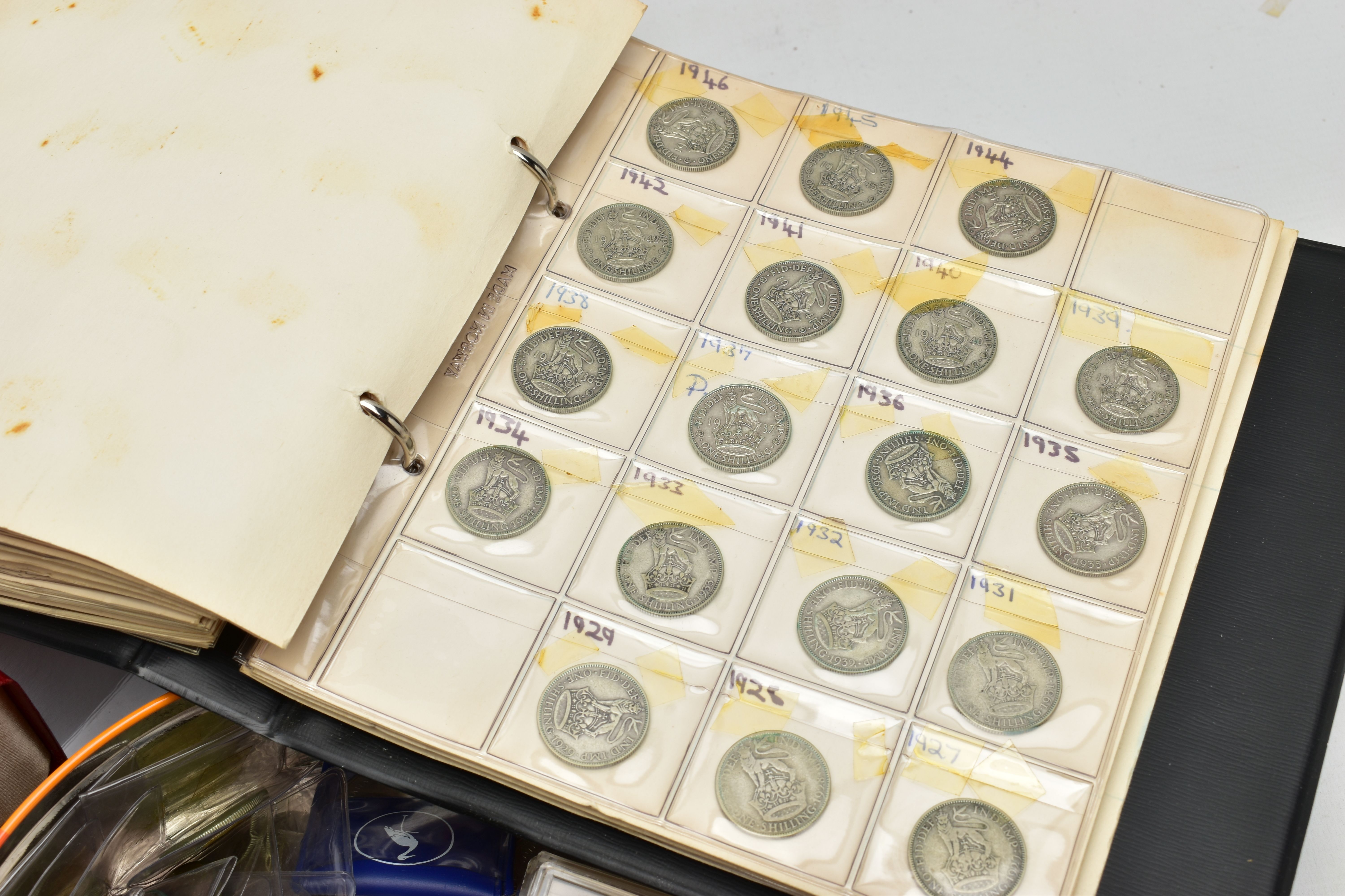 A TIN AND FILE CASE OF COINS AND BANKNOTES, to include a cased set of Sir Winston Churchill - Bild 7 aus 9