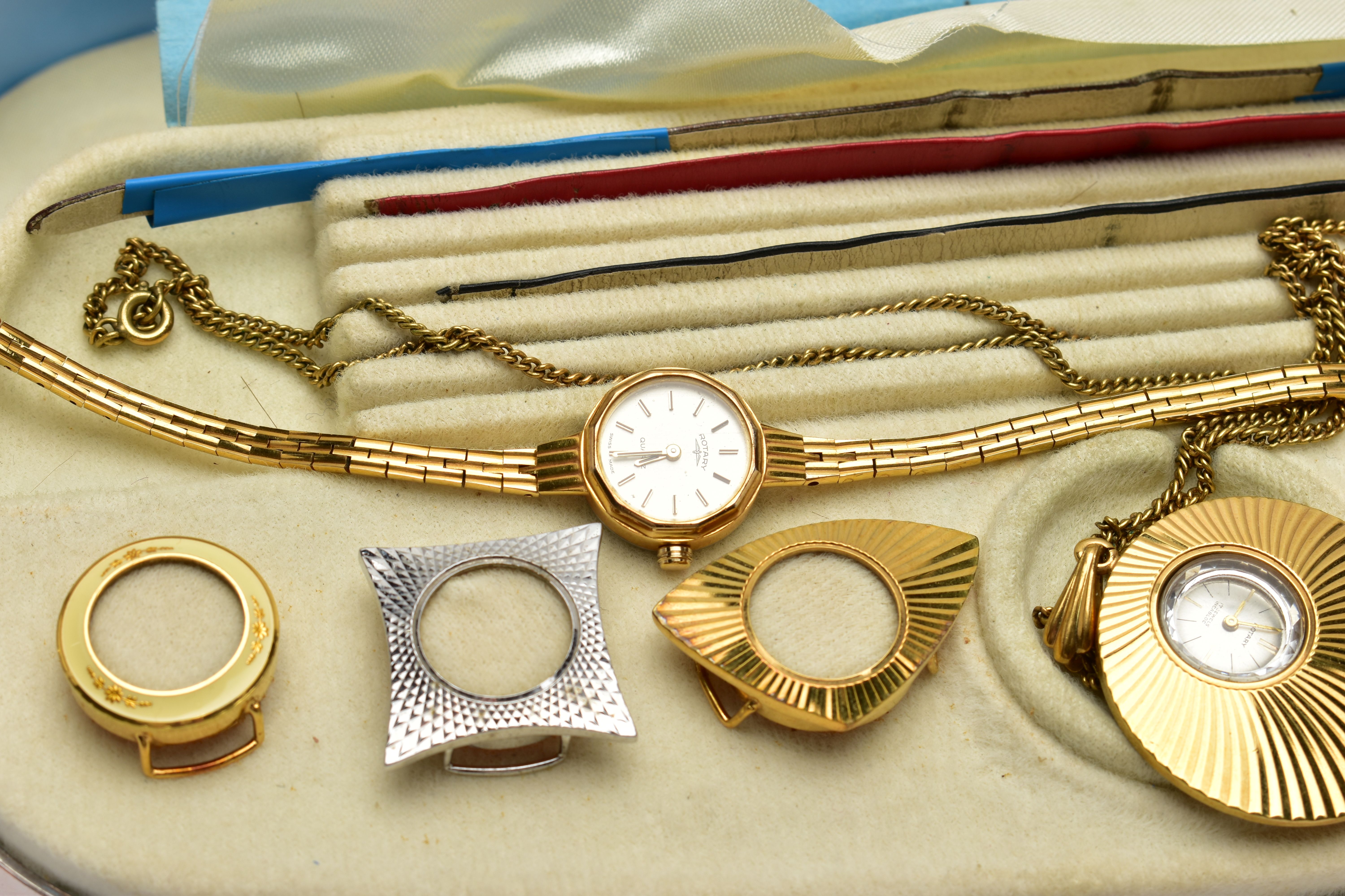 A LADIES ROTARY WRISTWATCH COMPANION SET, the cased companion set to include a yellow metal - Bild 2 aus 3