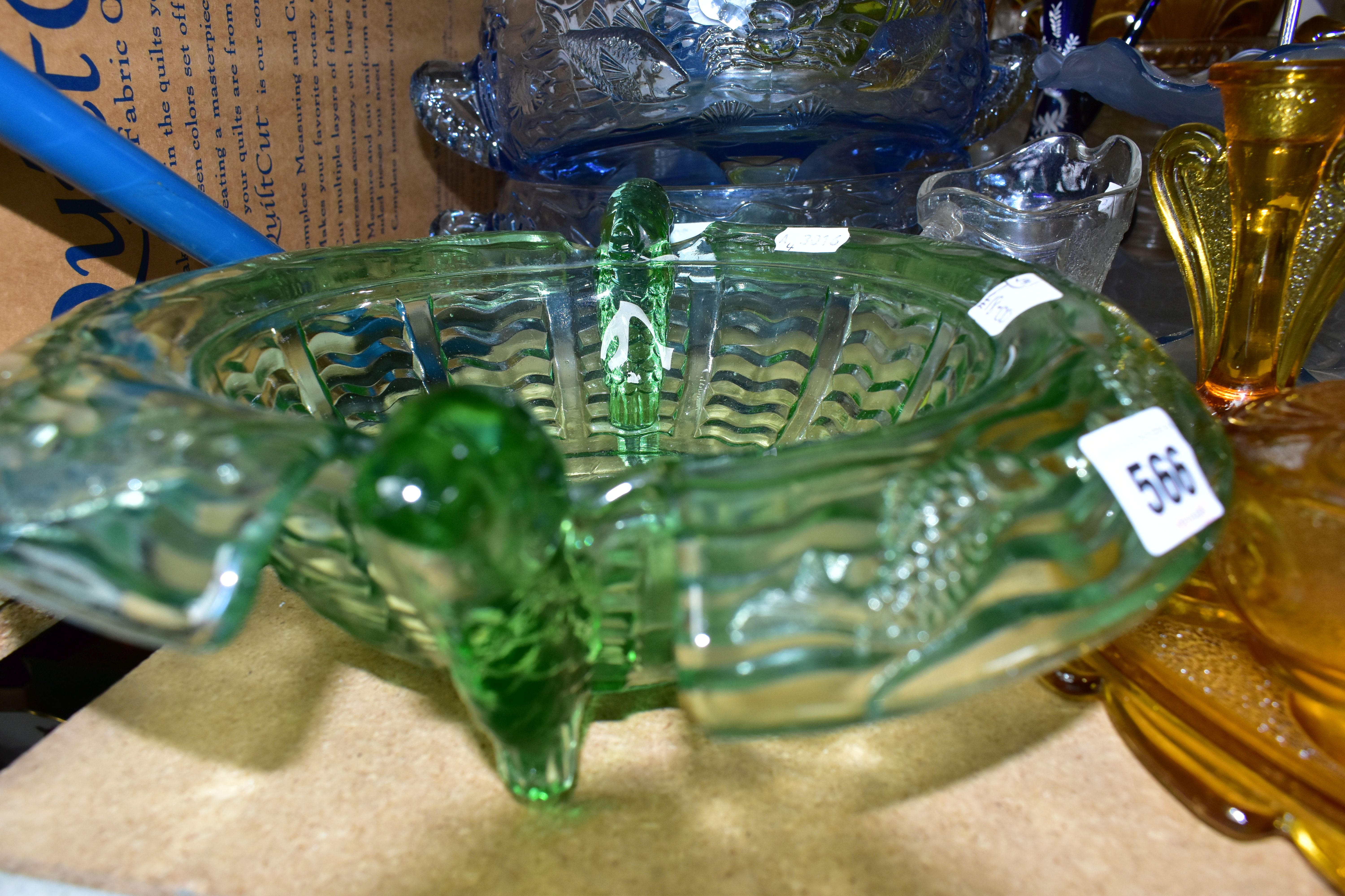 A COLLECTION OF BAGLEY GLASS AND OTHER ART DECO GLASSWARES, to include four Bagley Glass 1930s - Bild 2 aus 8