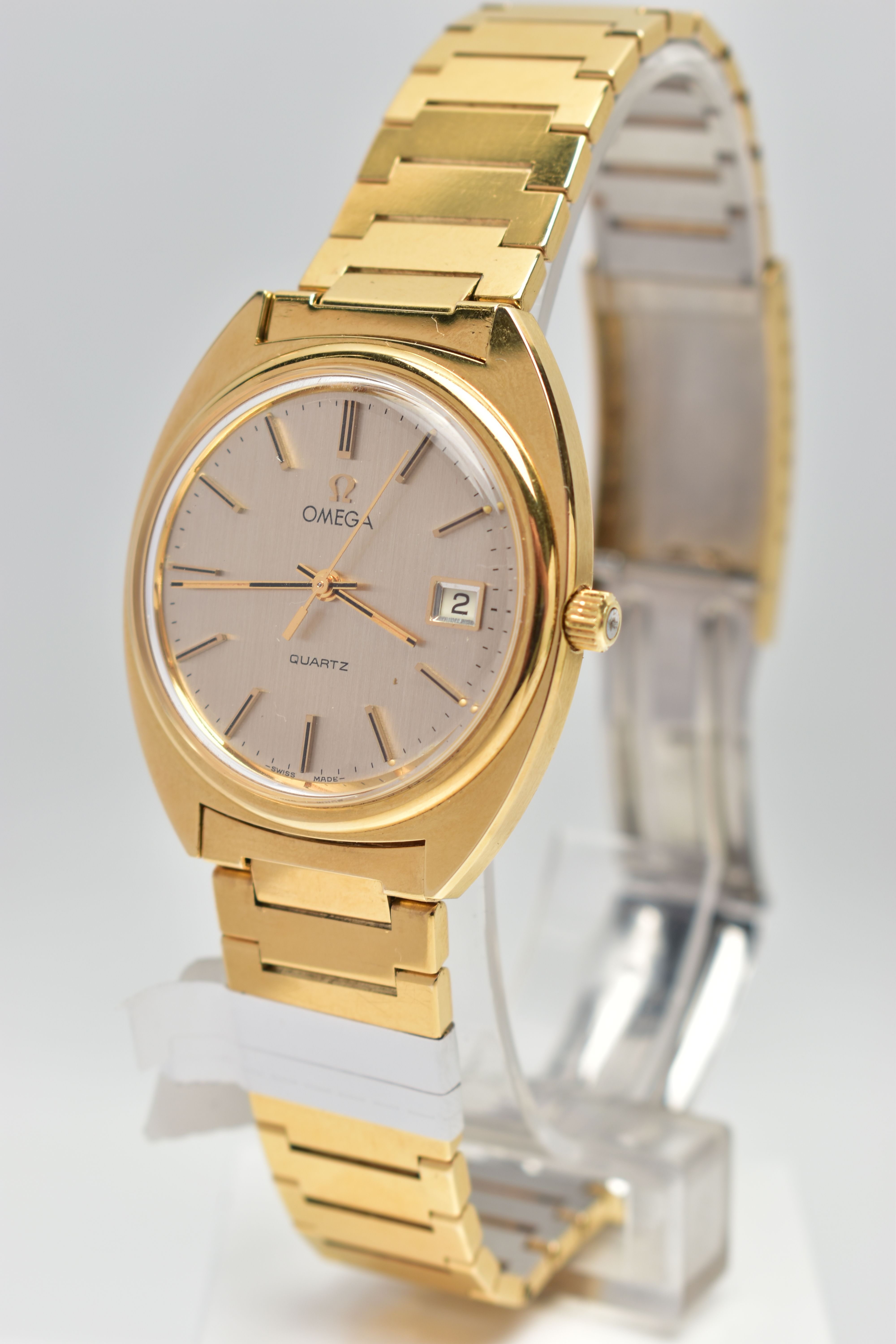 A GENTLEMANS GOLD PLATED OMEGA WRISTWATCH, the circular champagne dial, with baton hourly markers, - Image 3 of 6