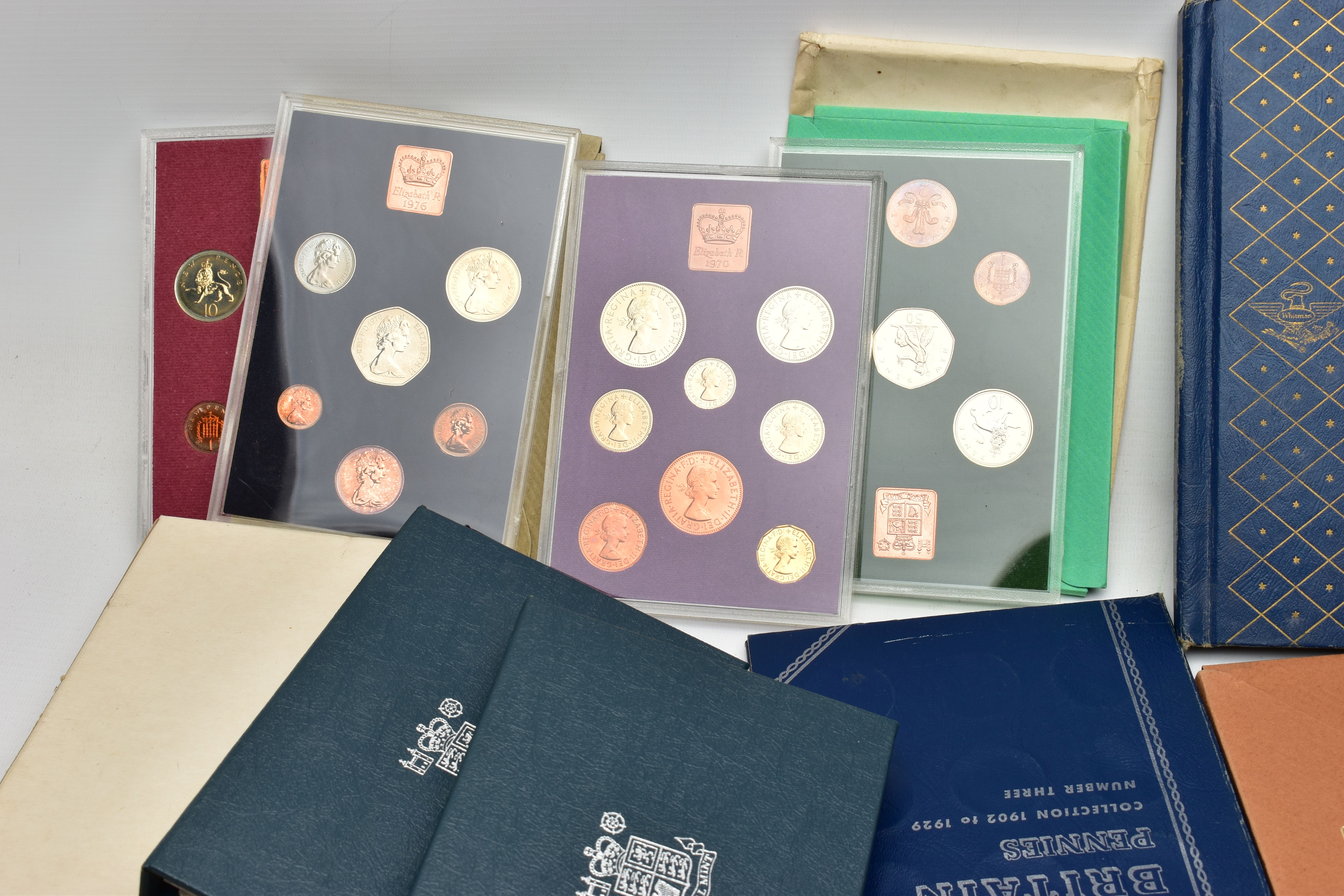 TWO LARGE BOXES CONTAINING UK AND WORLD COINS, to include some UK and Ireland BU and proof year sets - Image 10 of 12