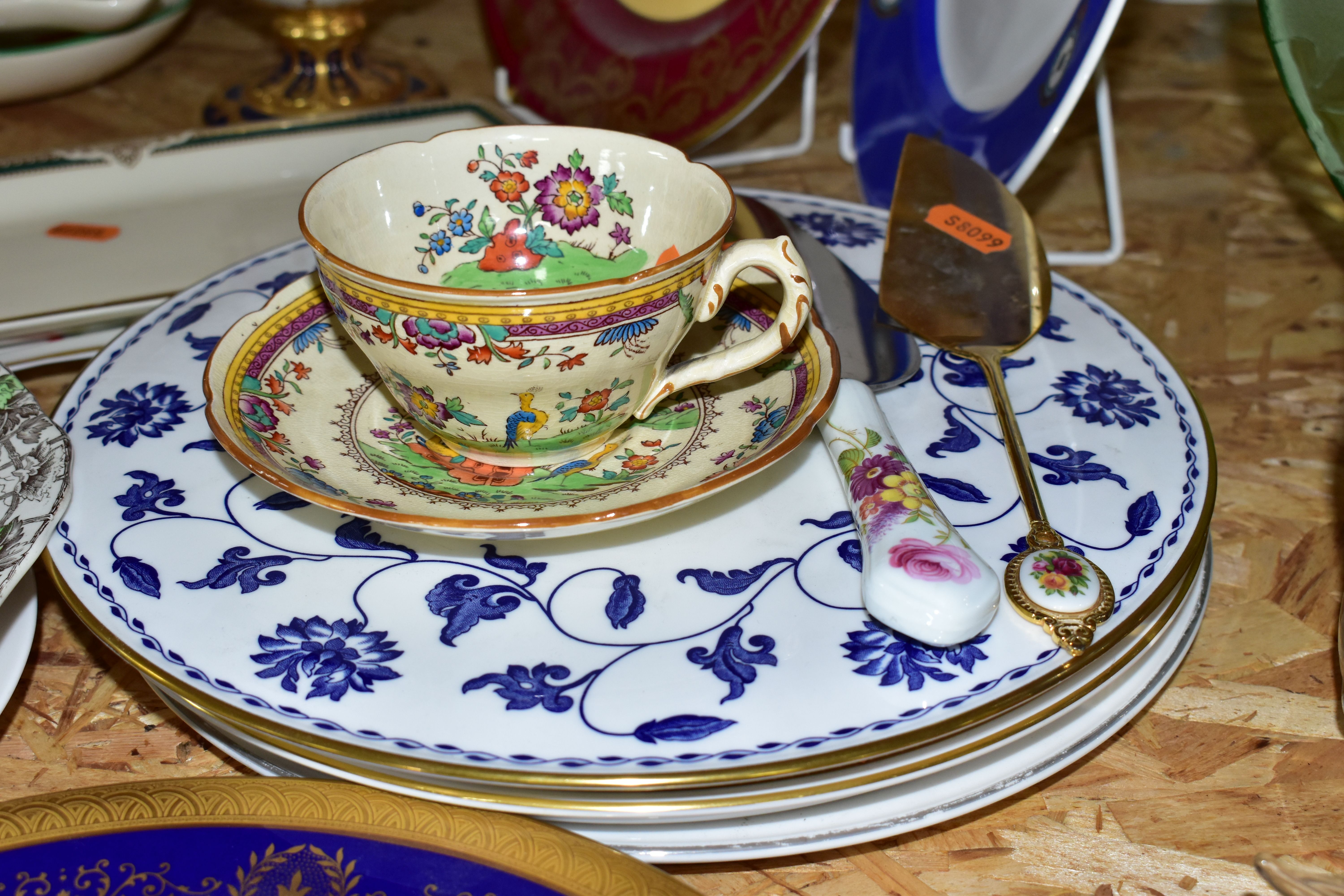 A COLLECTION OF CERAMICS AND MISCELLANEOUS DINNERWARE, comprising a Spode limited edition plate - Image 6 of 8
