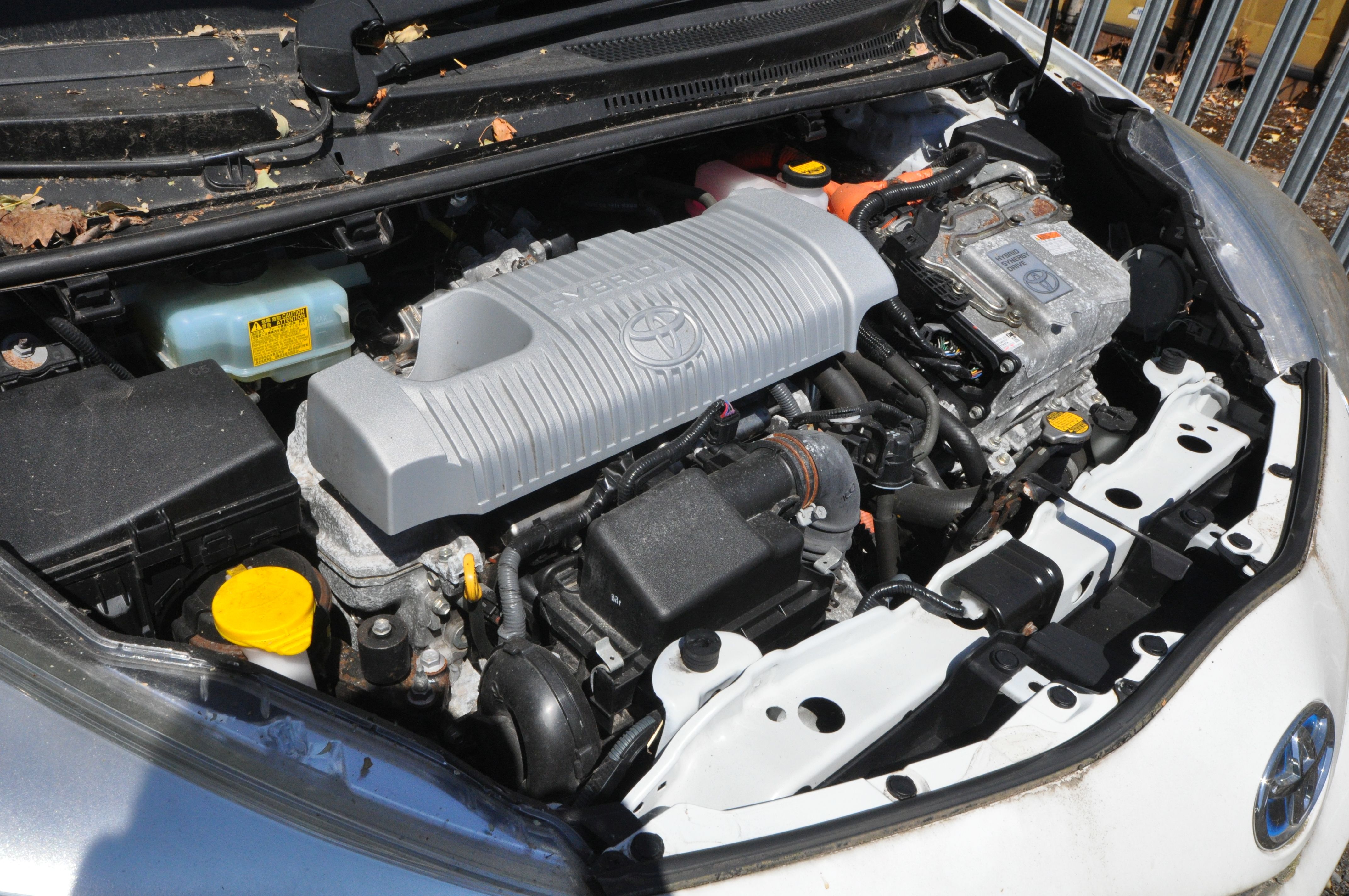 A TOYOTA YARIS HYBRID ICON CVT CAR, in white, hybrid electric, 1497cc petrol engine, automatic, five - Bild 9 aus 9