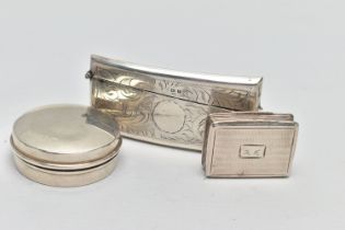 A SELECTION OF THREE SILVER BOXES, to include an early 19th century silver snuff case AF, of