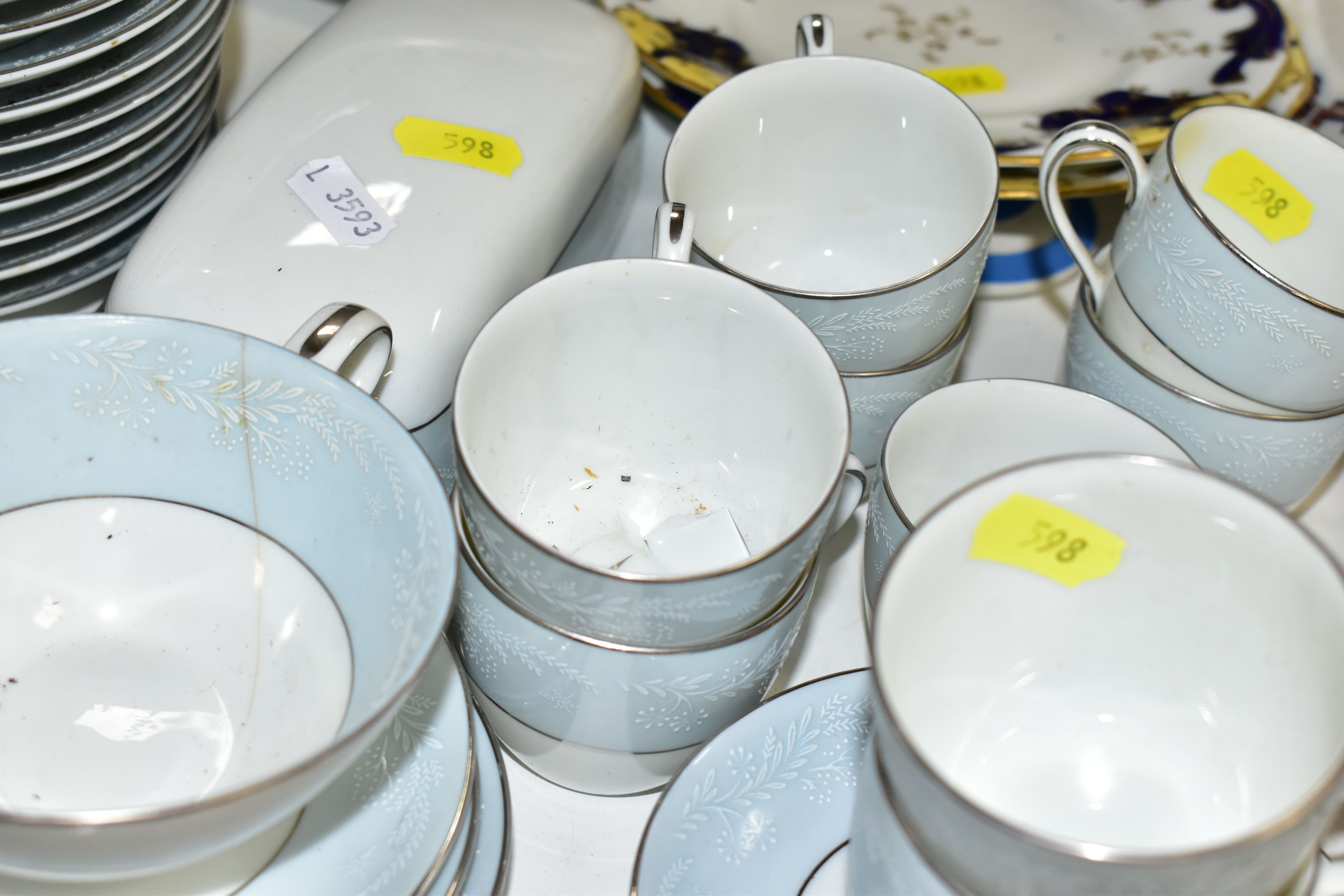 A JAPANESE NORITAKE CHINA 'LAUREATE' PATTERN 5651 PART DINNER SET, comprising three tea cups (one - Image 3 of 5