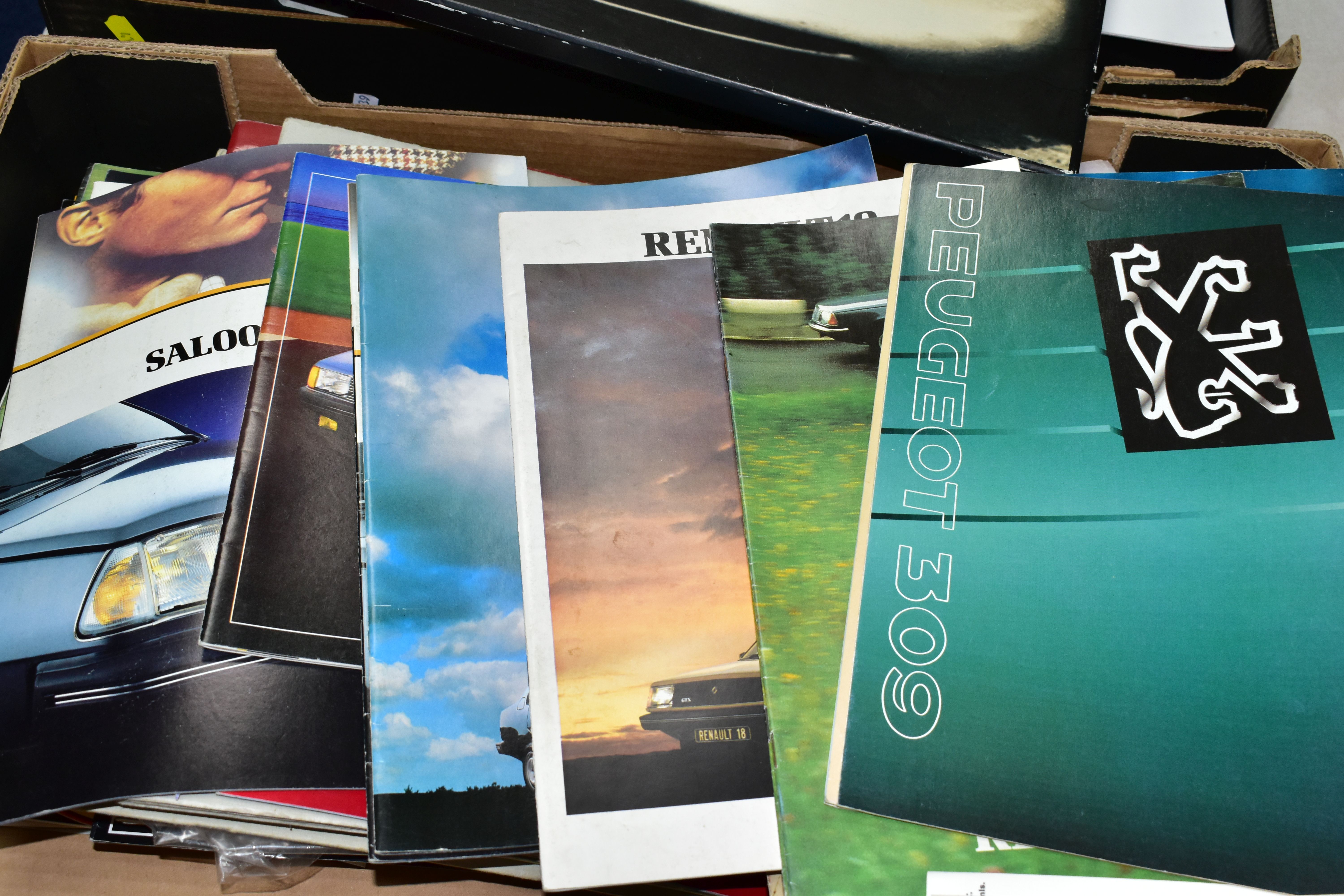 MOTORING EPHEMERA, a large collection (100s) of car manufacturers sales brochures and promotional - Image 5 of 6