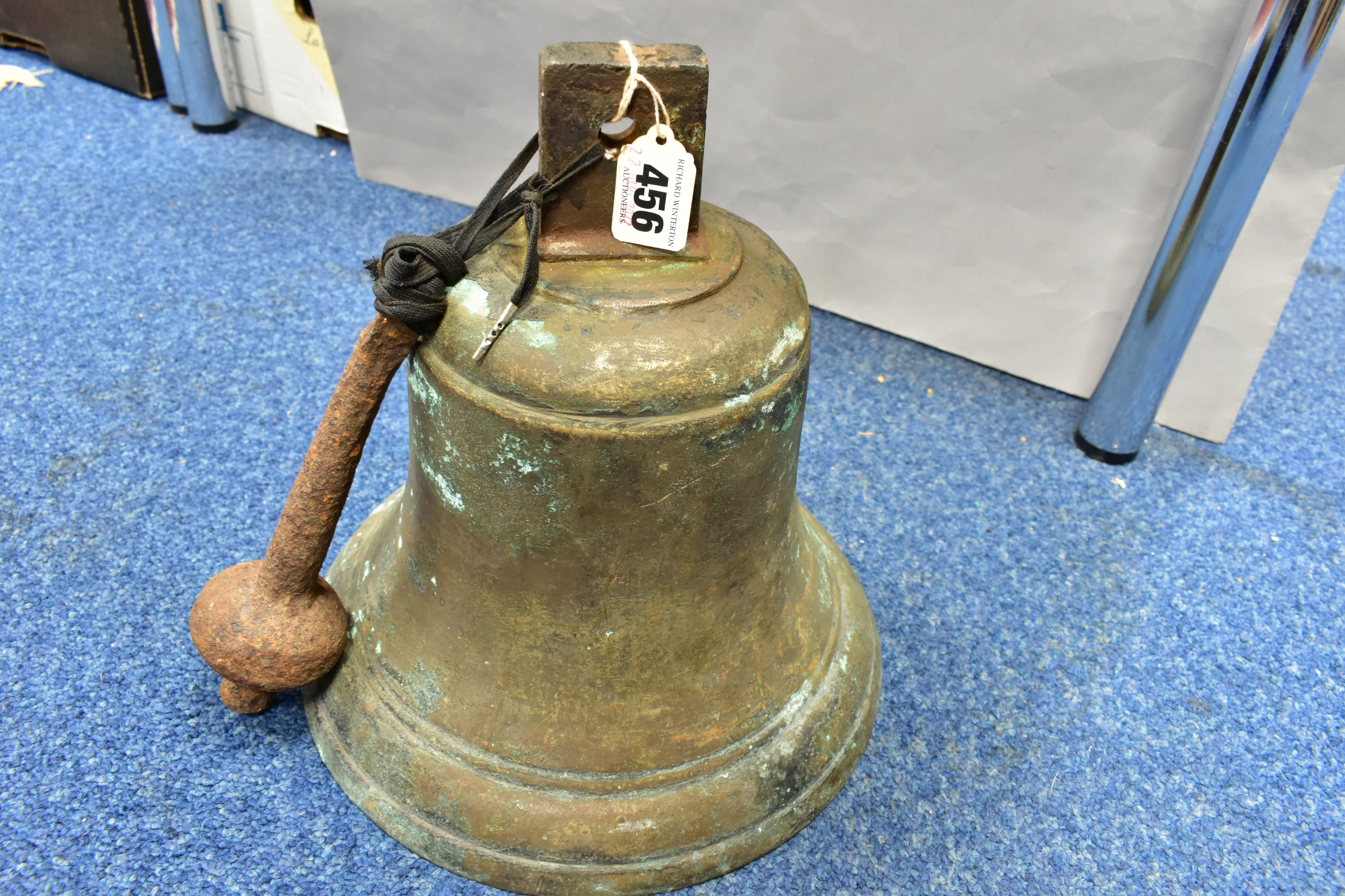 A VINTAGE BELL, in bell metal, with iron clapper, diameter 25cm, heavy (1) (Condition report: