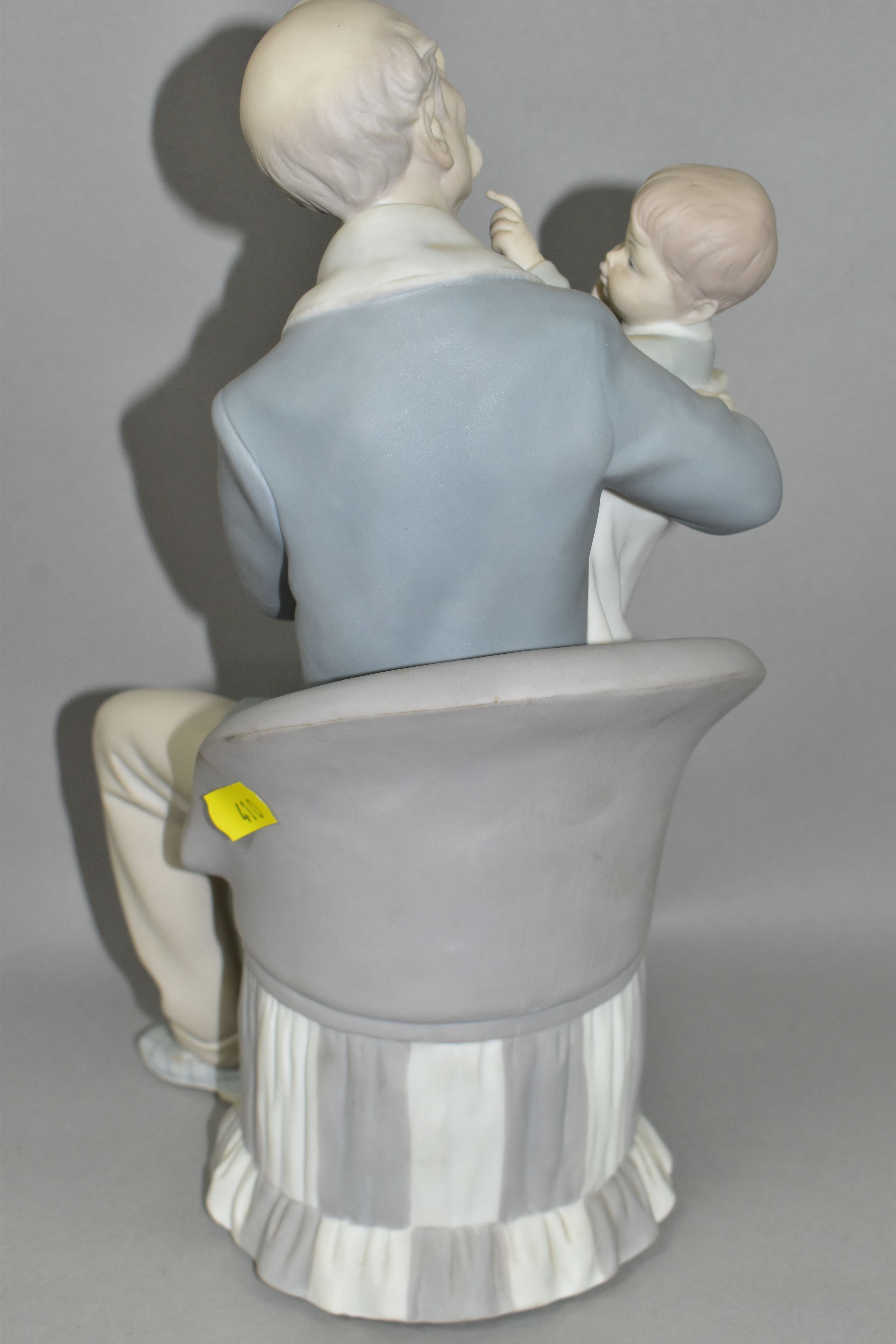 TWO LLADRO FIGURES, comprising The Grandfather no 4654, designed by Salvador Furio, issued 1969- - Bild 5 aus 6