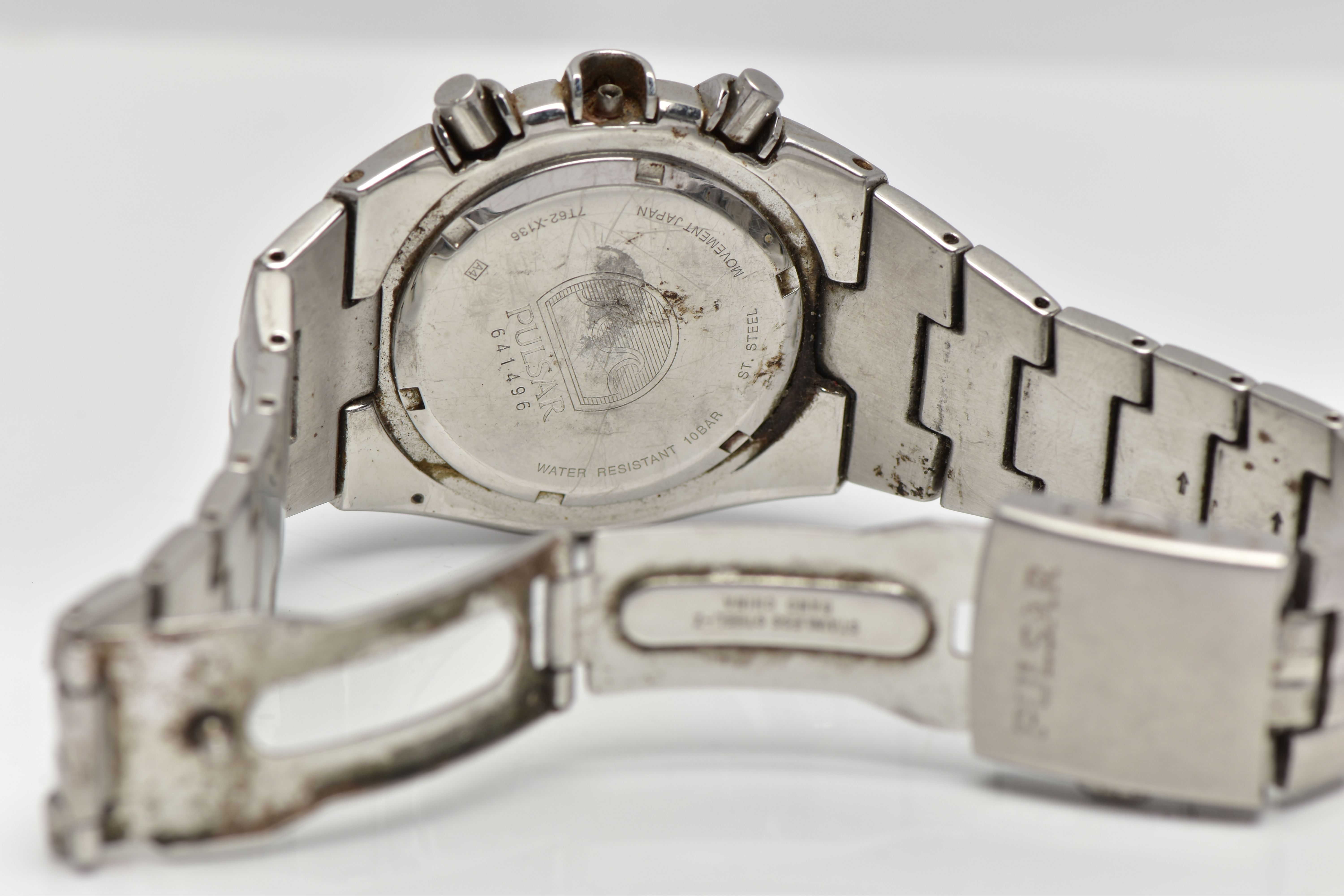 TWO GENTS WRISTWATCHES, the first a 'Seiko chronograph', round black dial, white spot markers, - Image 5 of 13