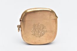 AN EARLY 20TH CENTURY 9CT GOLD VESTA, of a polished rounded square form, engraved monogram to the