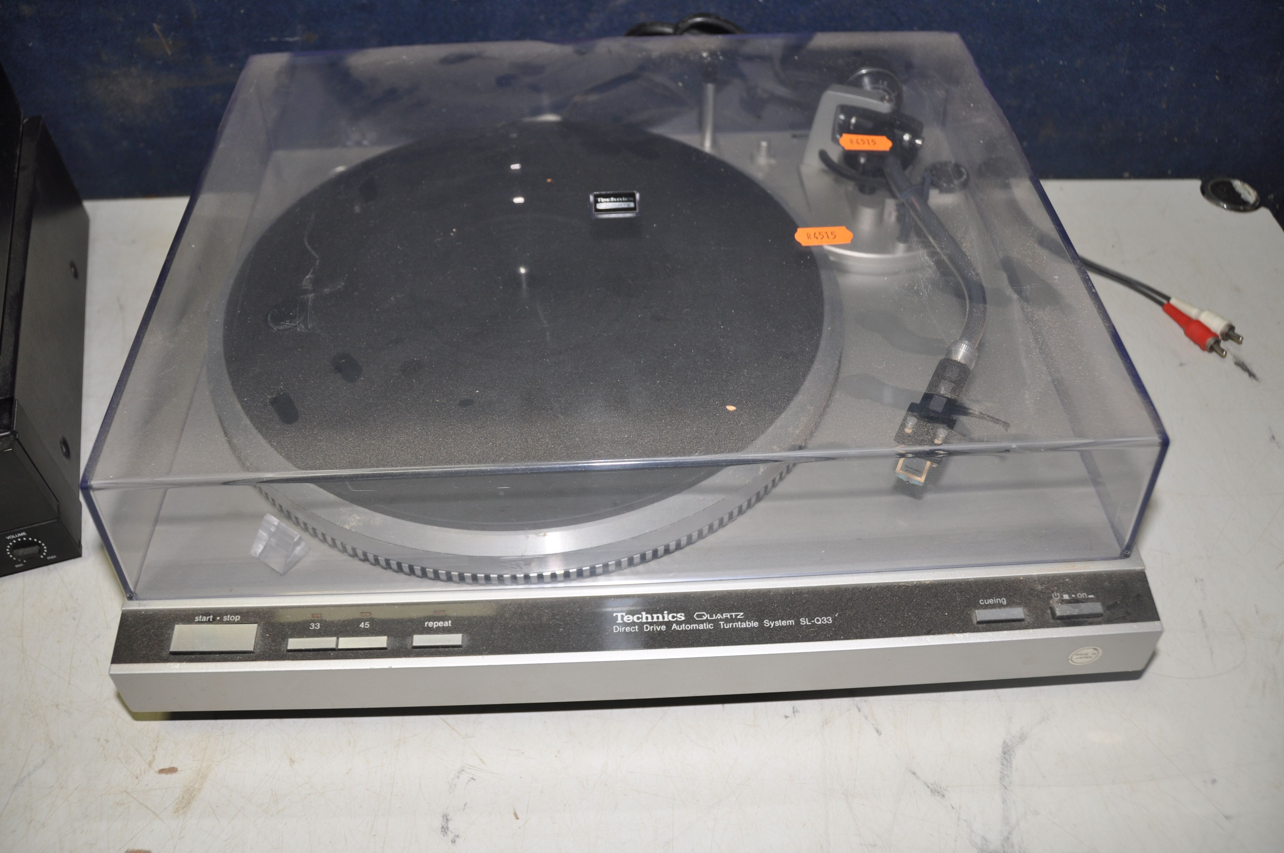 A COLLECTION OF AUDIO EQUIPMENT to include Technics SL-Q33 direct drive turntable, Philips CD650 - Bild 3 aus 3