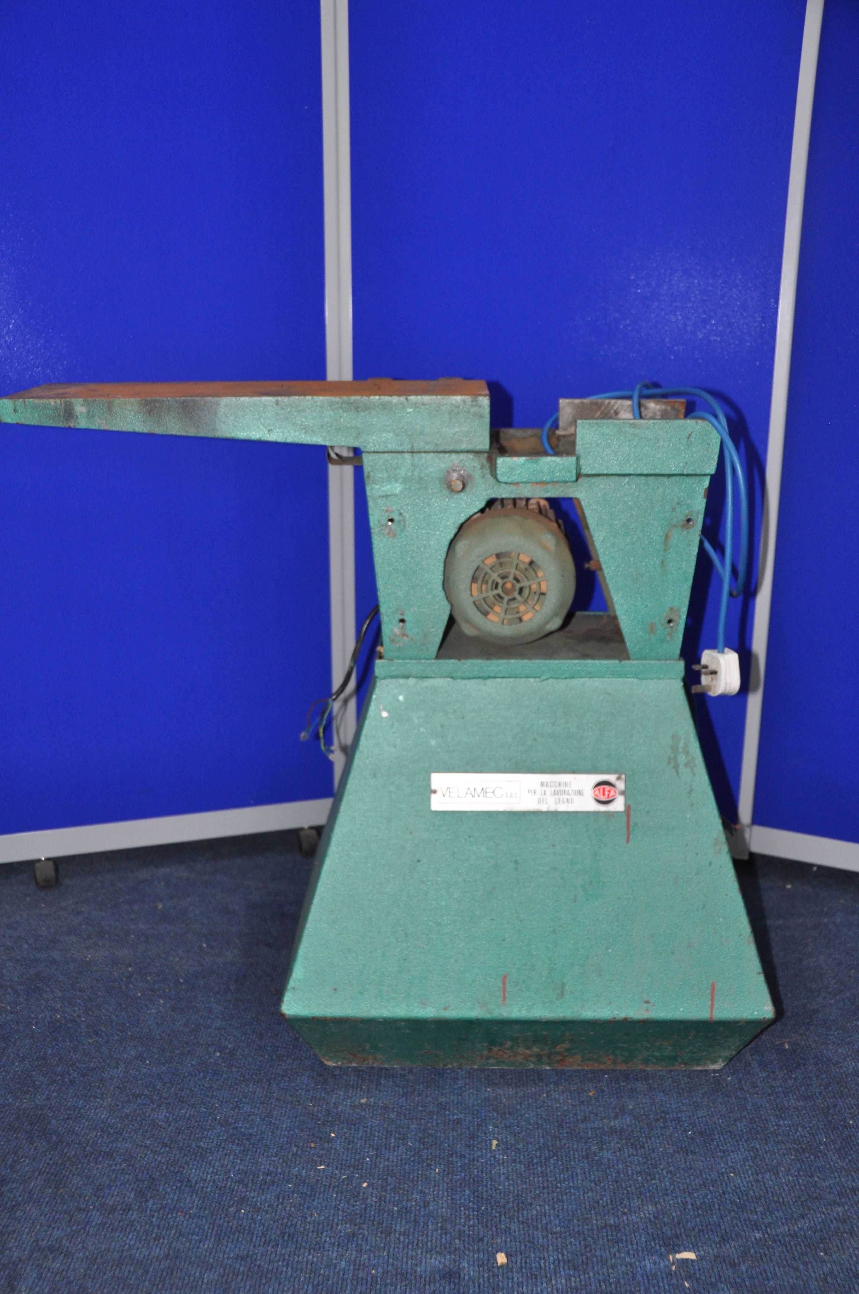 A VELAMEC WOODWORKING MACHINE comprising a drill press, circular saw, planer etc not assembled but - Bild 2 aus 6
