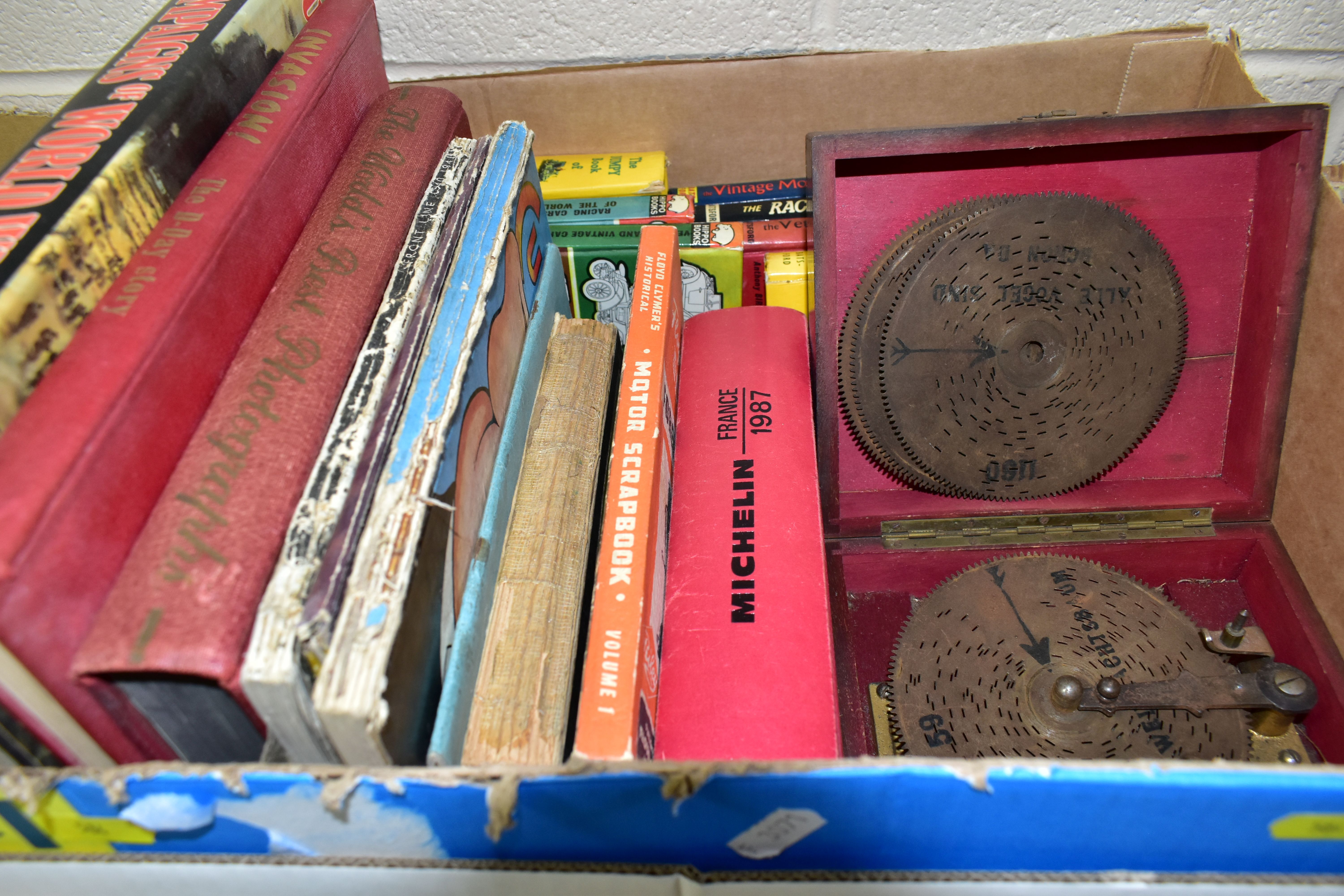 TWO BOXES OF SUNDRY ITEMS ETC, to include a Thorens music box with five discs, Batsford car pocket - Bild 2 aus 6