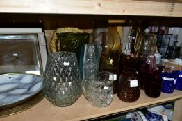 A QUANTITY OF CONTEMPORARY VASES, MIRRORS, FRAMED PRINTS AND SUNDRY HOMEWARES, many as new, to