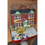 A BOXED VIVID IMAGINATIONS WALLACE AND GROMIT PLAYHOUSE WITH CHARACTER FIGURES, playhouse appears as