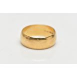AN 18CT YELLOW GOLD WEDDING BAND, designed as a plain polished D-shape cross section band,