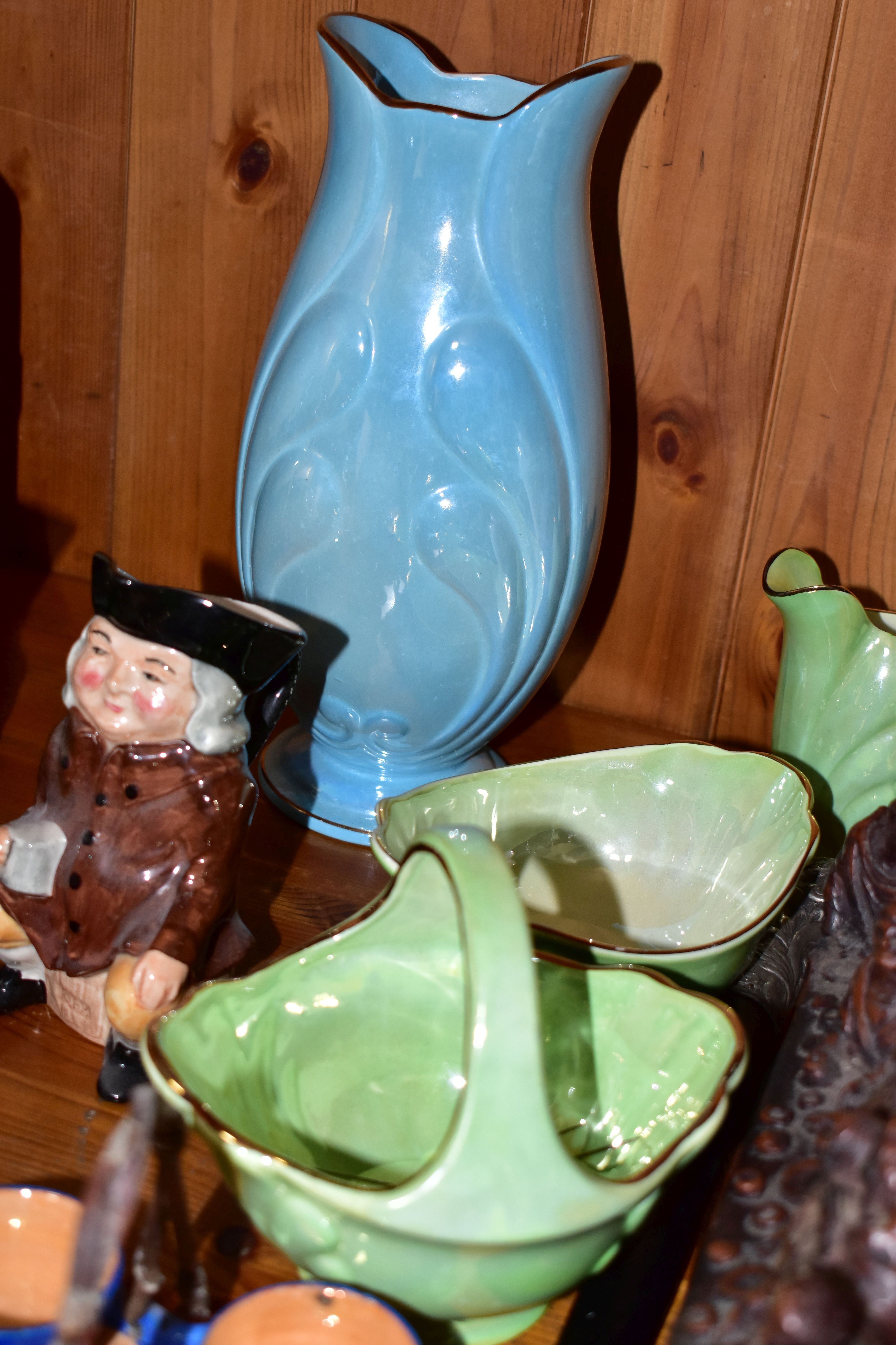 A GROUP OF CHARACTER, TOBY JUGS AND OTHER CERAMICS, ETC, including a pink Wedgwood jasperware bud - Image 6 of 9