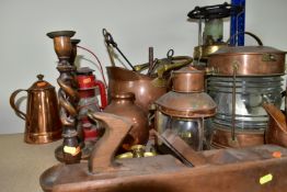 A GROUP OF NAUTICAL LANTERNS, COPPER AND BRASSWARE, comprising a large brass car horn (working),