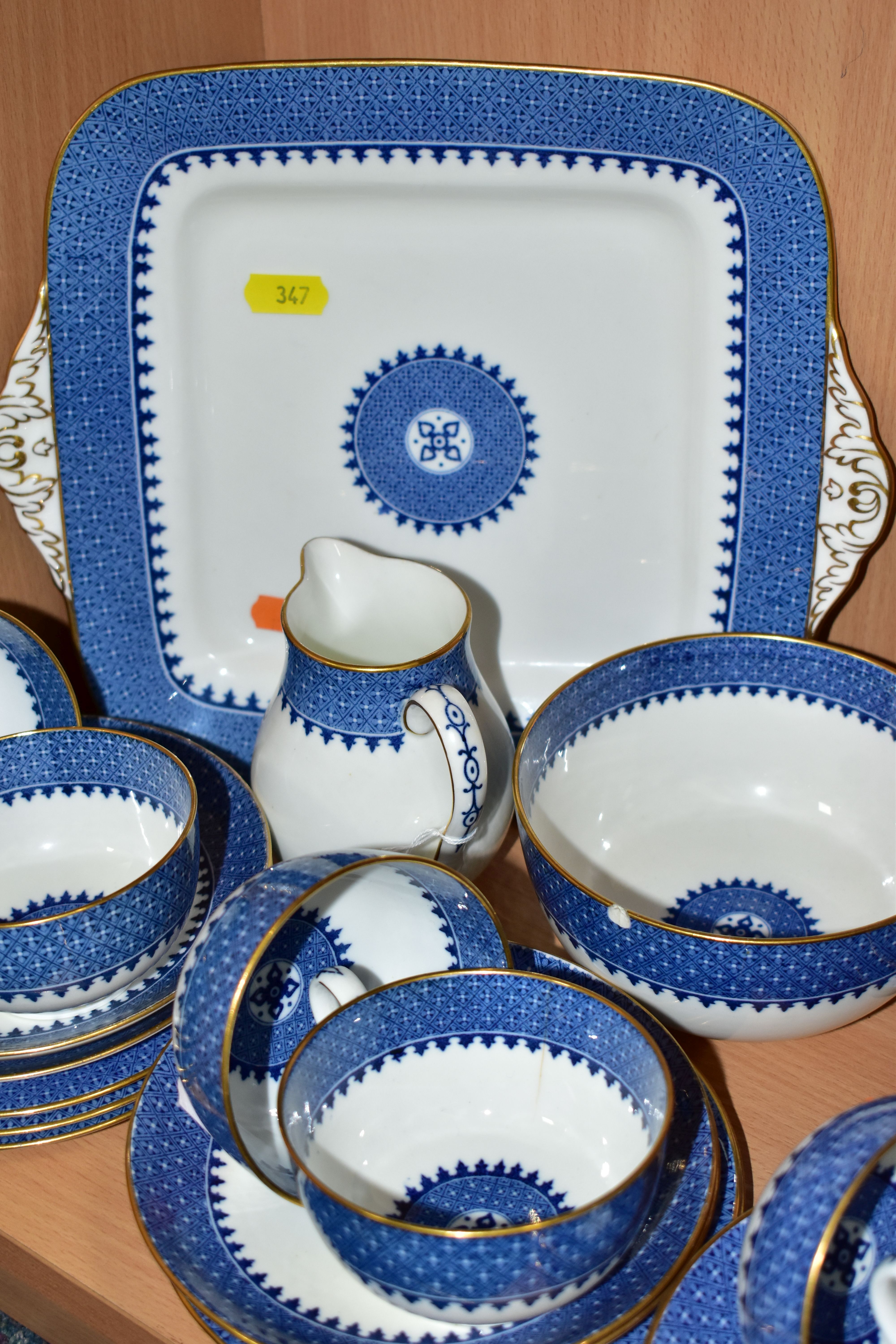 A TWENTY SEVEN PIECE WEDGWOOD LYNN Y6801 PART TEA SET, comprising a square twin handled cake - Image 2 of 4