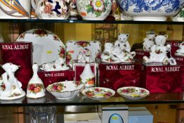 SIXTEEN PIECES OF ROYAL ALBERT OLD COUNTRY ROSES GIFTWARES, comprising nine boxed animal figures: