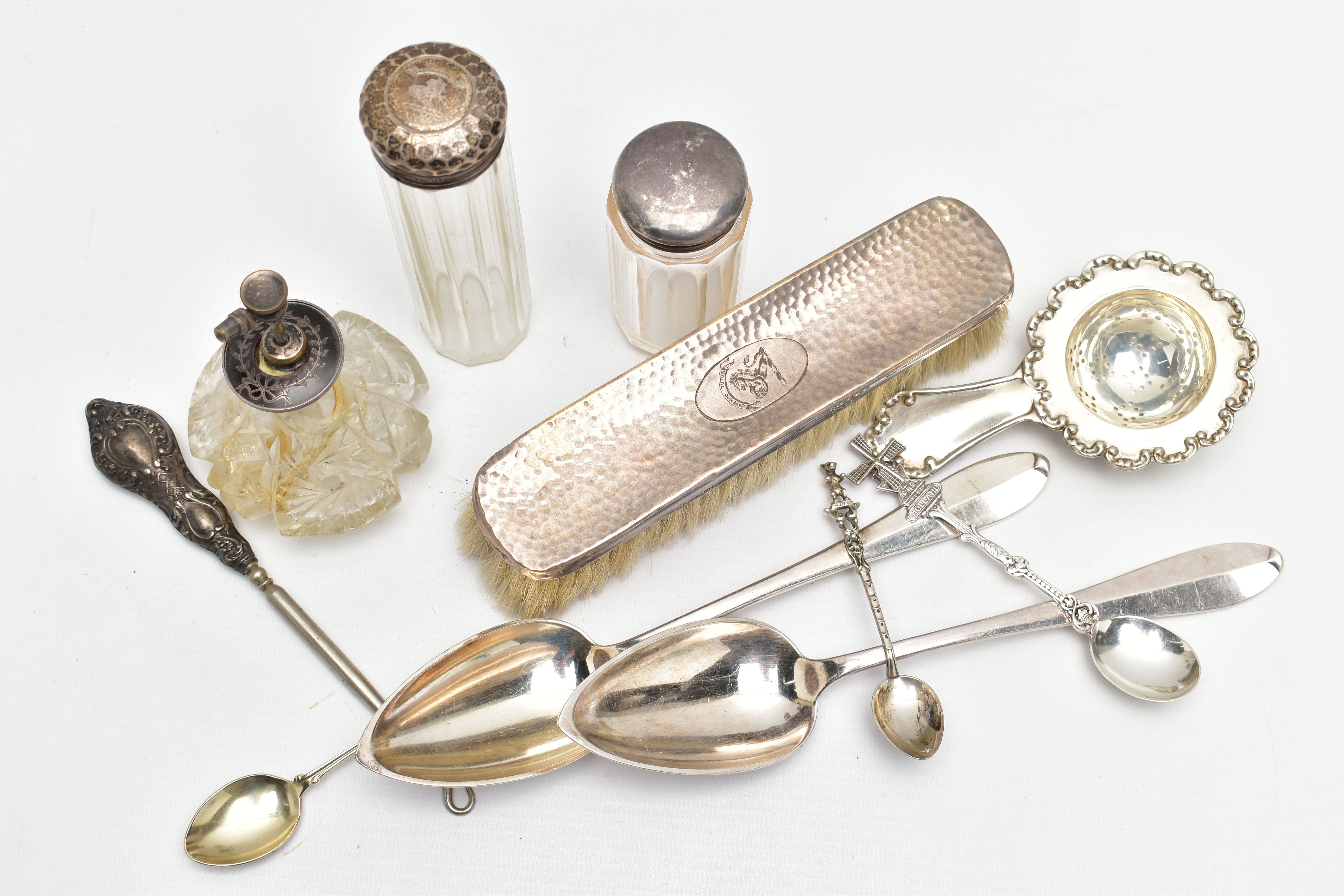 A BOX OF ASSORTED SILVER AND WHITE METAL ITEMS, to include a silver lined clothes brush with - Image 2 of 3