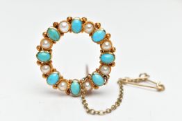 A YELLOW METAL TURQUOISE AND CULTURED PEARL BROOCH, of circular wreath design, set with