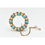 A YELLOW METAL TURQUOISE AND CULTURED PEARL BROOCH, of circular wreath design, set with