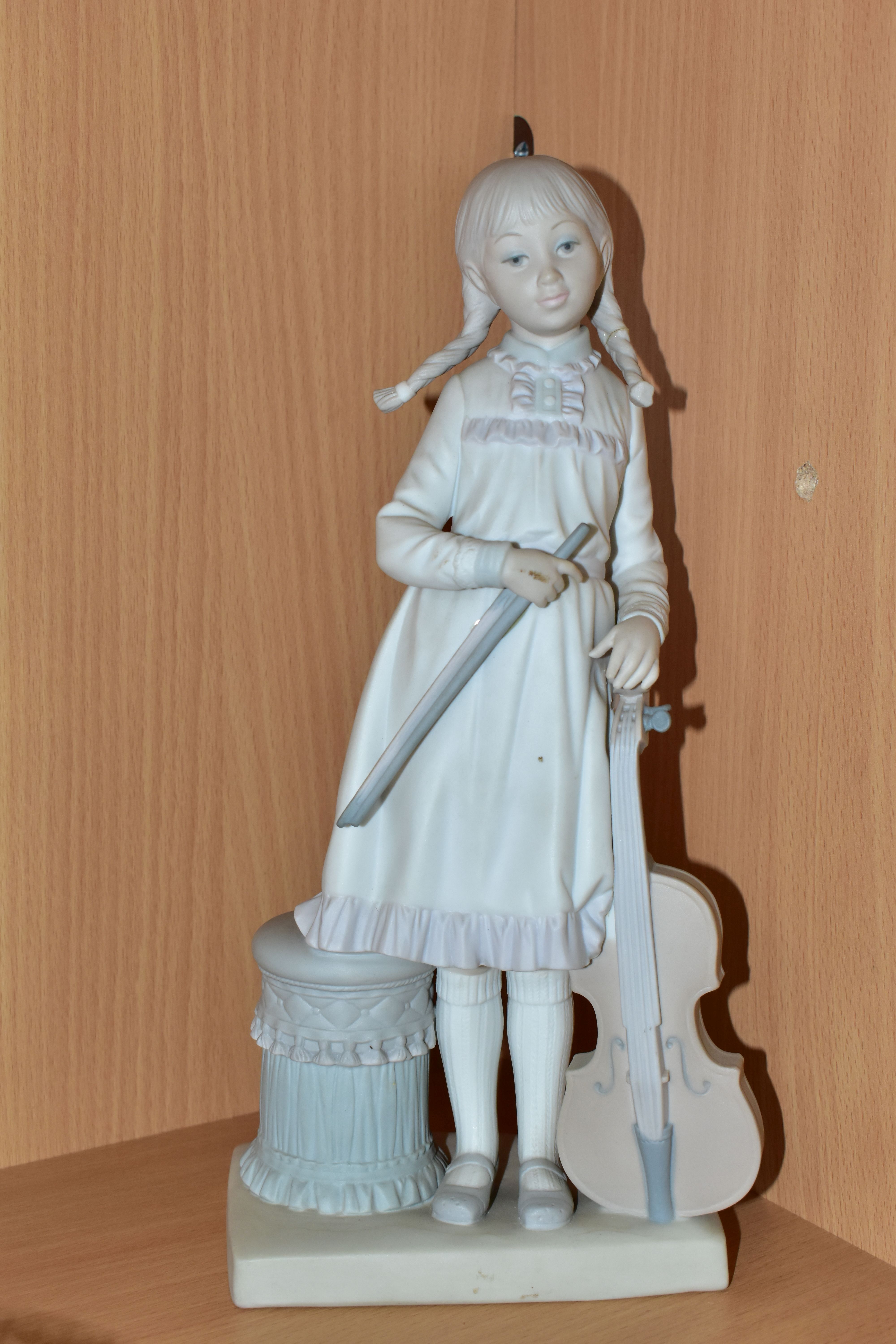 TWO LLADRO FIGURINES WITH A MUSICAL THEME, in matt finish, comprising Boy With Double Bass 4615, - Image 4 of 5