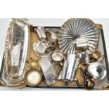 AN ASSORTMENT OF SILVERPLATE WEAR, to include a Mappin and Webb sauce dish designed as a shell,