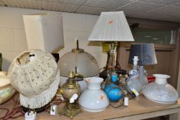 A GROUP OF VINTAGE AND MODERN TABLE LAMPS, nine table lamps including a painted wooden lamp, a brass