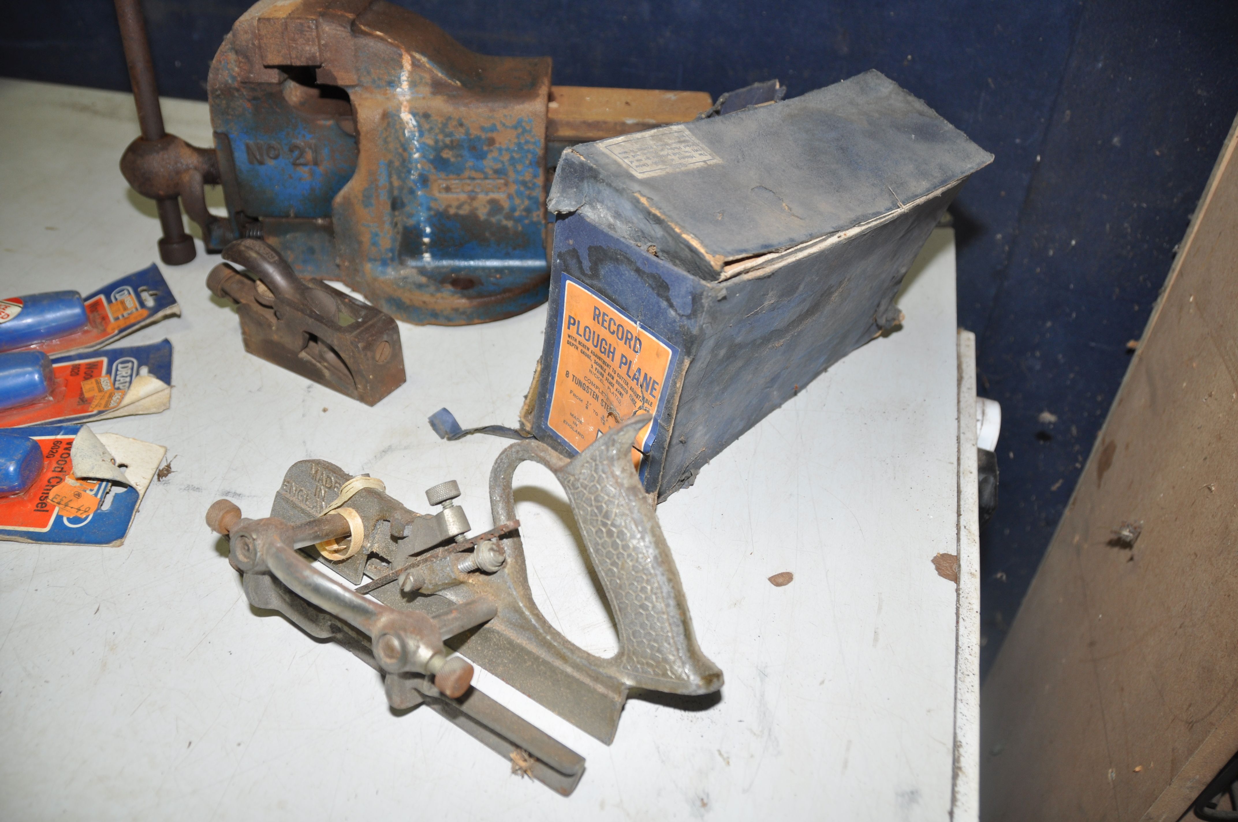A RECORD No21 VICE along with a boxed Record 044 plough plane in original box with spare blades, - Image 6 of 6