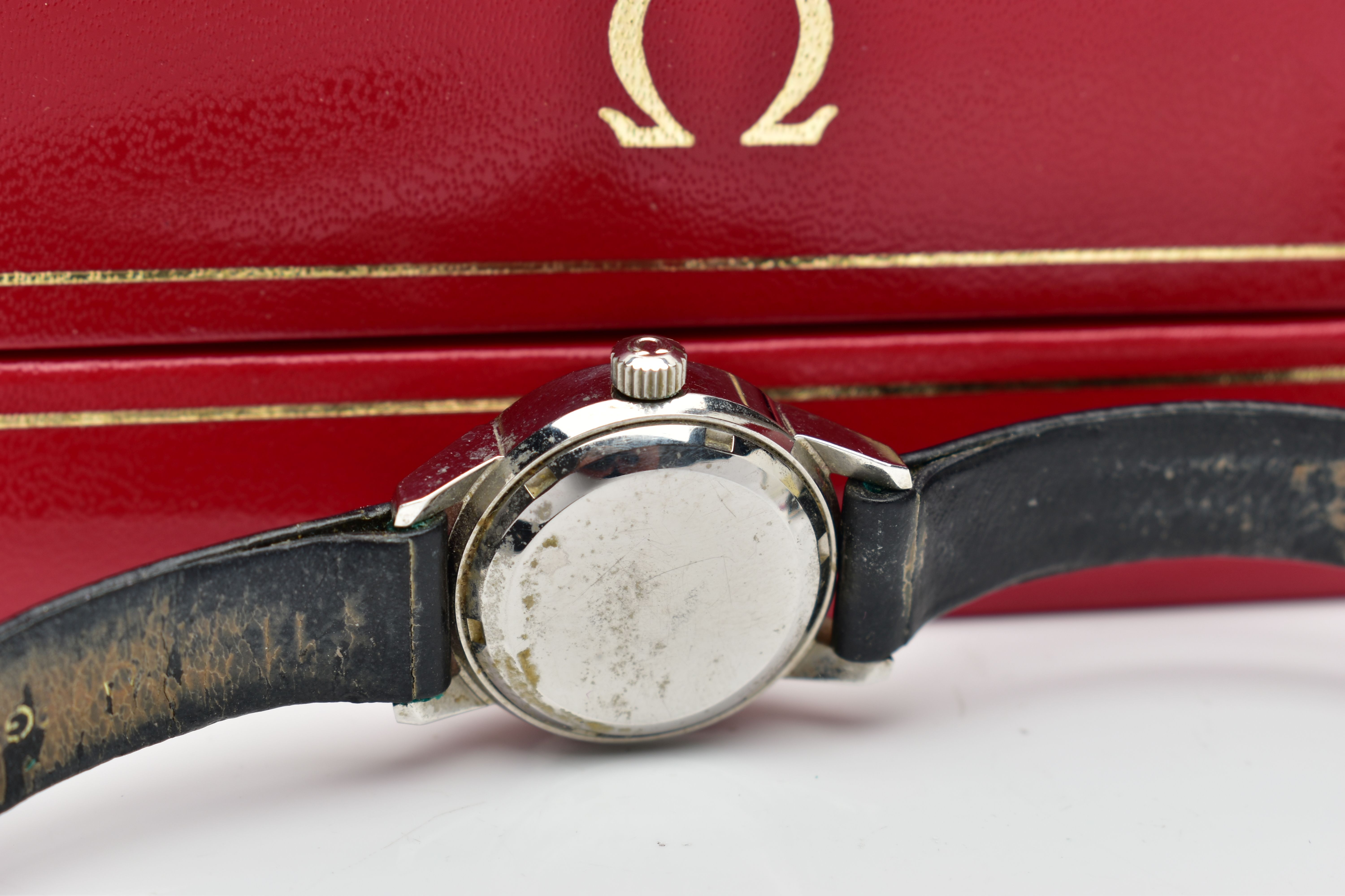 AN OMEGA AUTOMATIC WRISTWATCH WITH OMEGA BOX, the silver coloured case, measuring approximately - Image 6 of 7