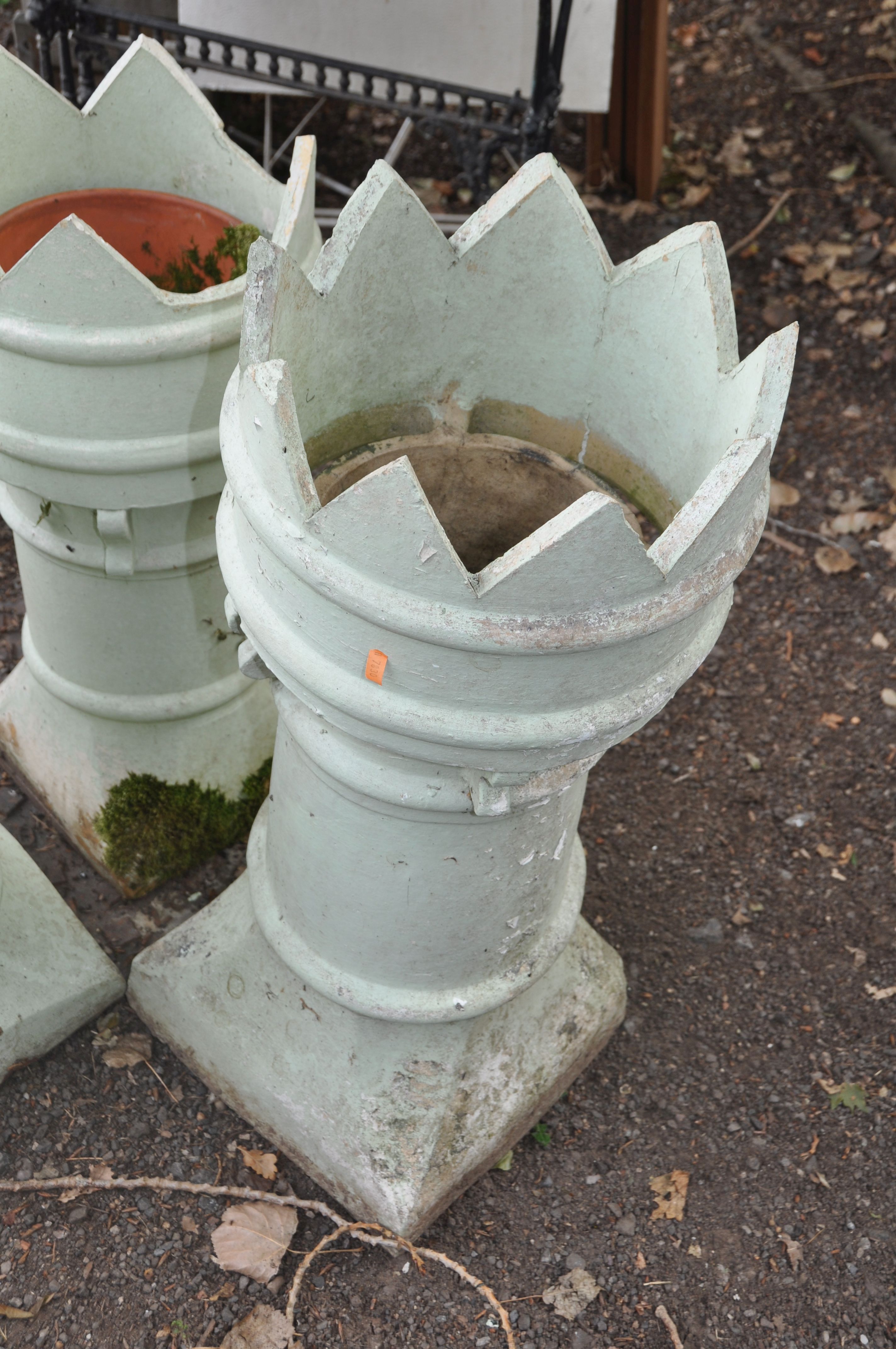 THREE CROWN TOPPED VINTAGE CHIMNEY POTS of different heights the tallest being 87cm the smallest - Image 3 of 4