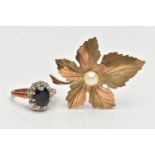 A 9CT YELLOW GOLD SAPPHIRE AND DIAMOND CLUSTER RING AND A 9CT YELLOW GOLD CULTURED PEARL BROOCH, the