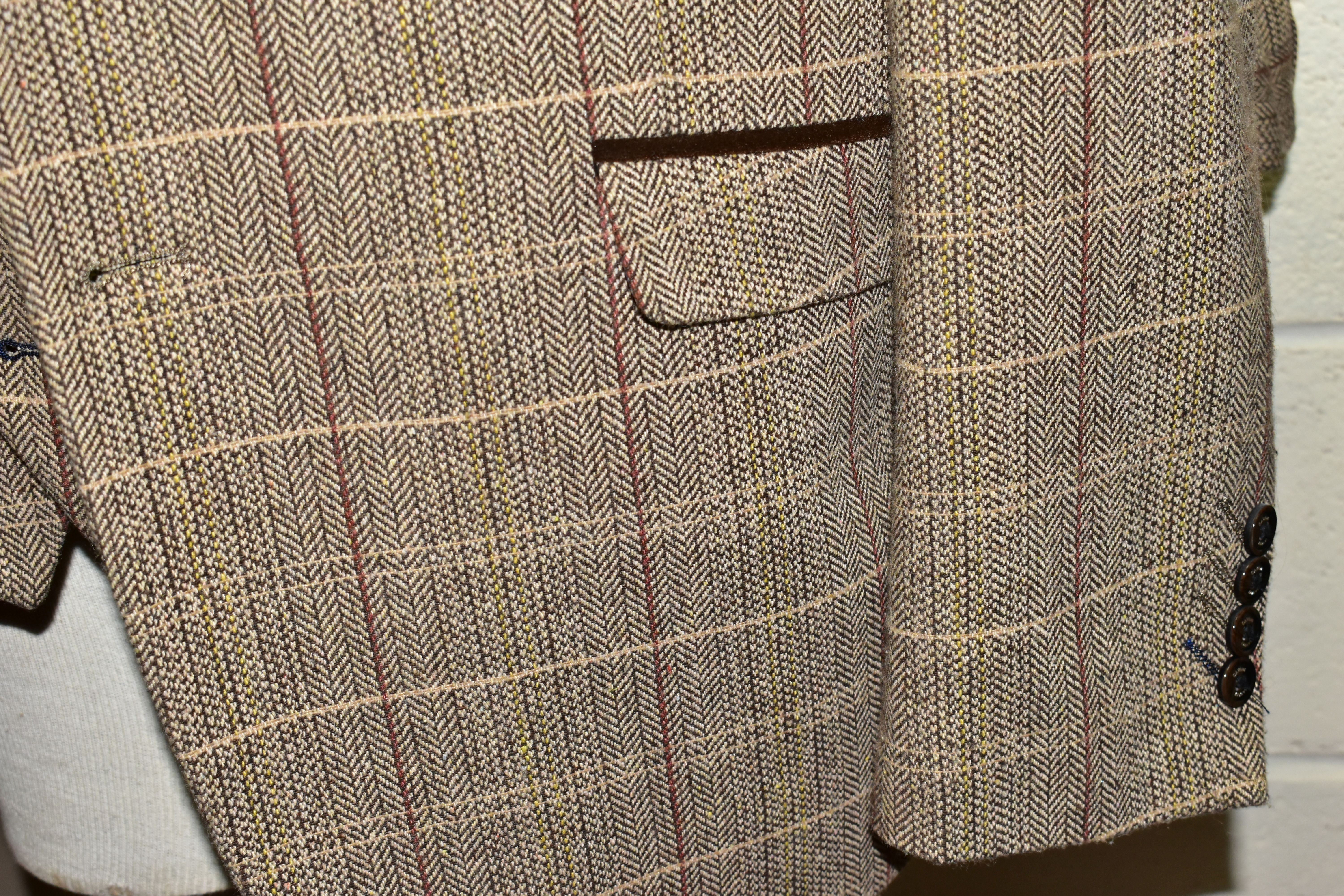 A HOUSE OF CAVANI THREE PIECE SUIT, comprising jacket, trousers and waist coat in a brown tweed- - Image 2 of 8