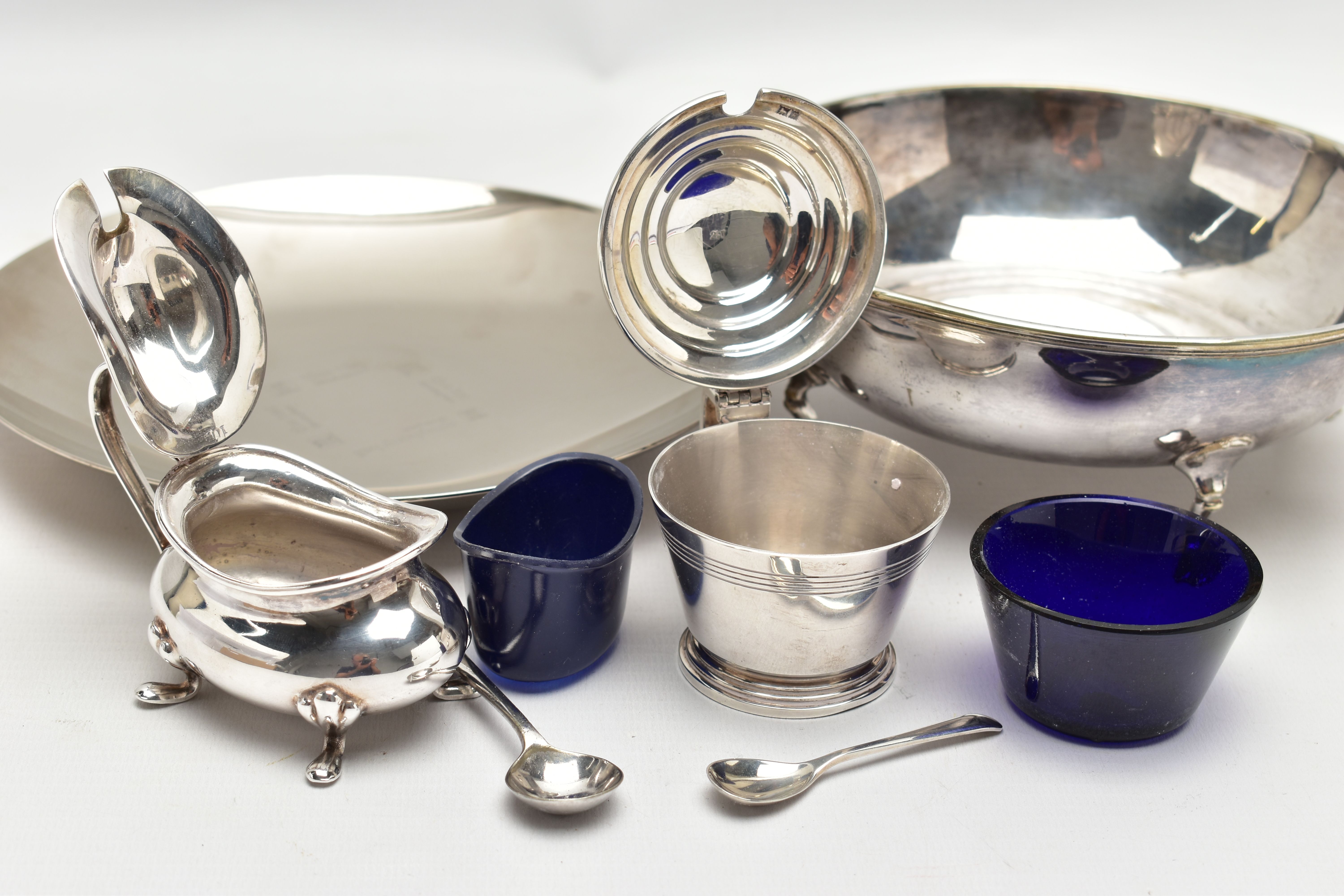 A SELECTION OF SILVER AND WHITE METALWARE, to include a mid 20th century silver mustard pot with - Image 3 of 5