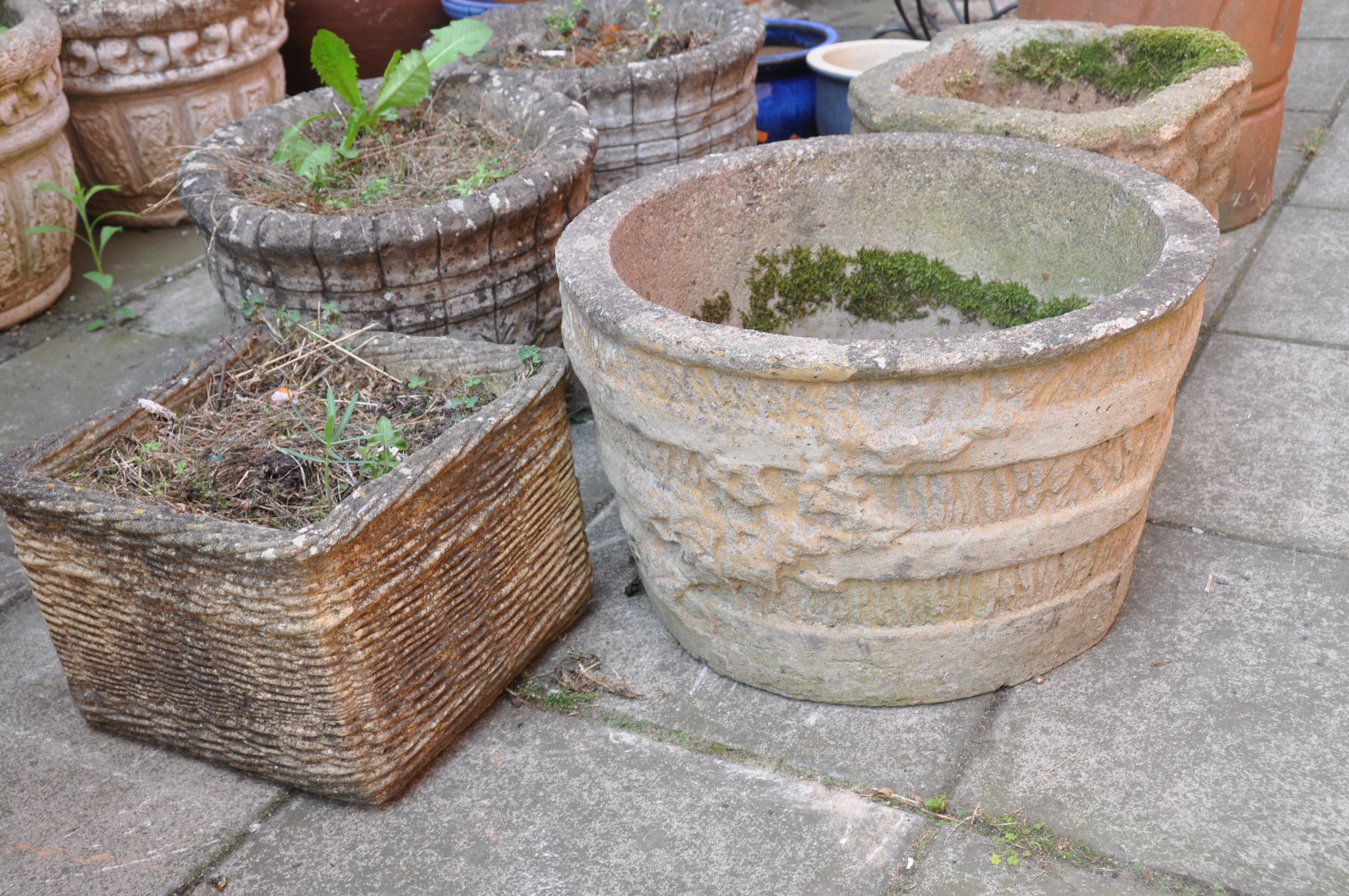 A PAIR OF COMPOSITE GARDEN PLANTERS with barrel effect detailing diameter 38cm height 39cm, and - Image 4 of 4