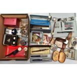A BOX OF ASSORTED ITEMS, to include a cased 'Parker' fountain pen set including a pen, ink refills