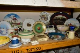 A GROUP OF CERAMICS, to include a Clarice Cliff for Newport Pottery cream and pink jug (sd), a Royal