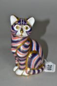 A ROYAL CROWN DERBY CAT PAPERWEIGHT, height 13cm, first quality with gold stopper, dated 1992 (1) (