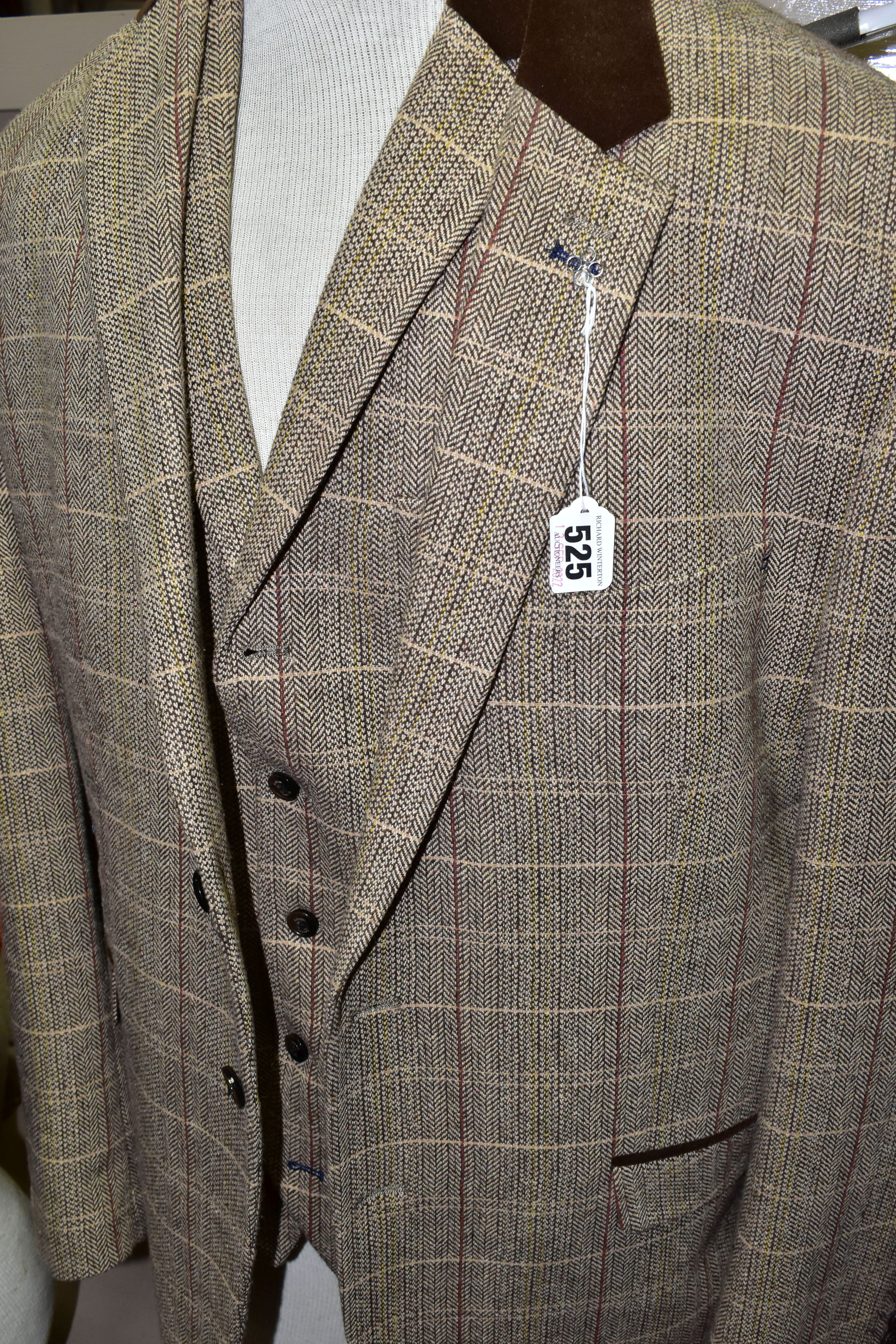 A HOUSE OF CAVANI THREE PIECE SUIT, comprising jacket, trousers and waist coat in a brown tweed- - Image 3 of 8